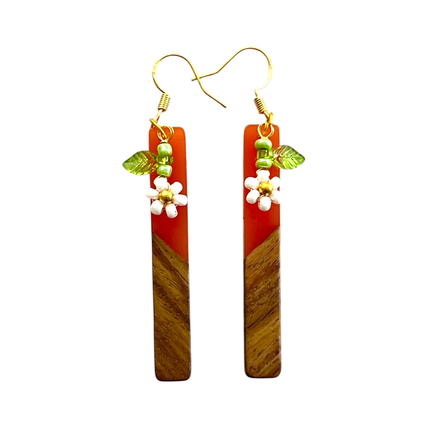Boho Wood & Resin Daisy Earrings – Lightweight Botanical Dangles