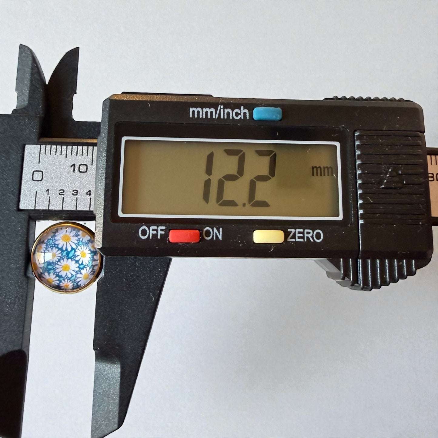 Daisy Stud Earrings – 12mm Gold Tone Floral Boho Jewelry for Her