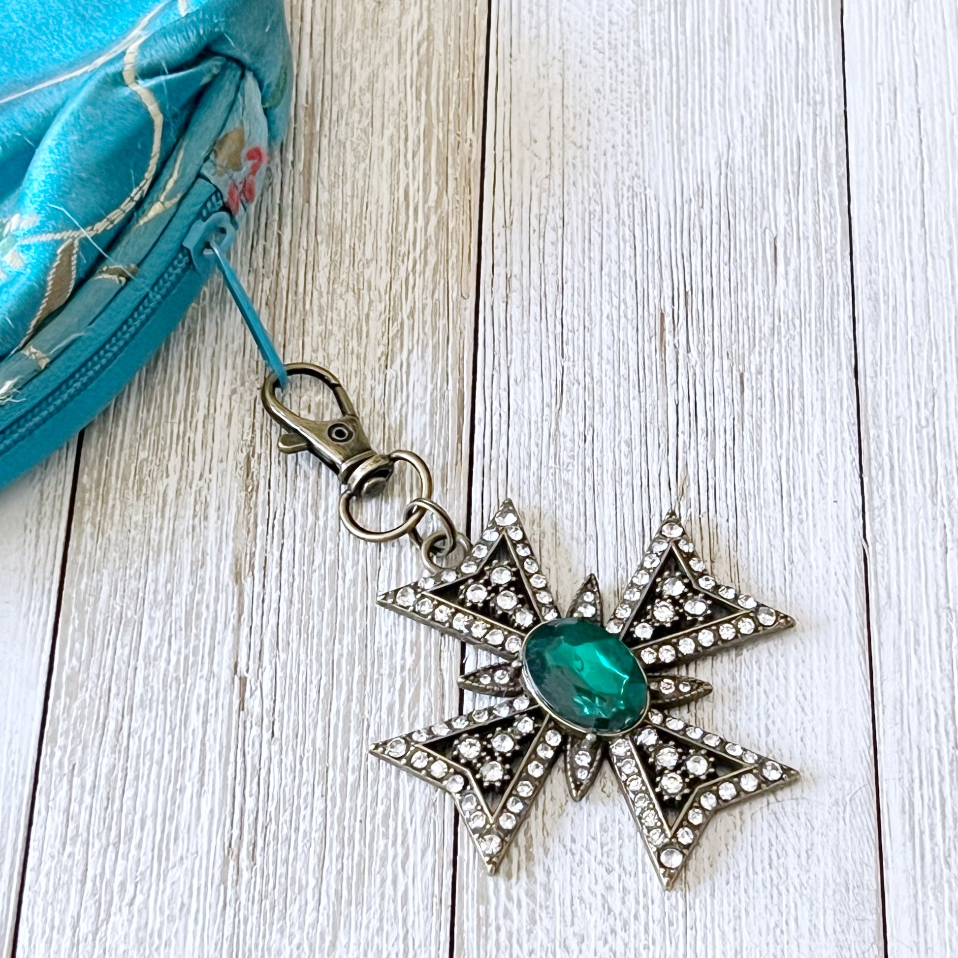 Emerald Jeweled Cross Purse Charm – Vintage-Inspired Bag Accessory