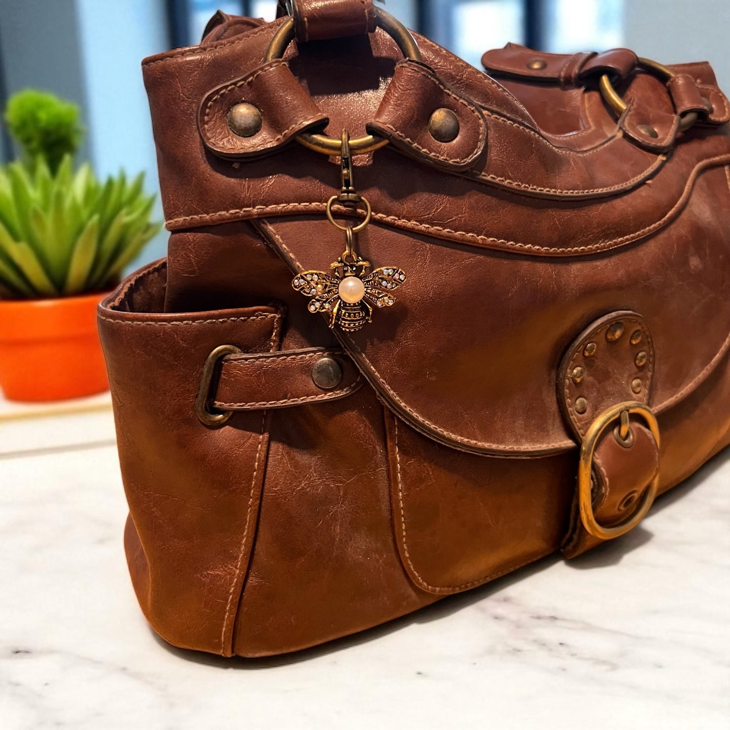 Pearl Bee Purse Charm – Vintage Rhinestone Bag Accessory