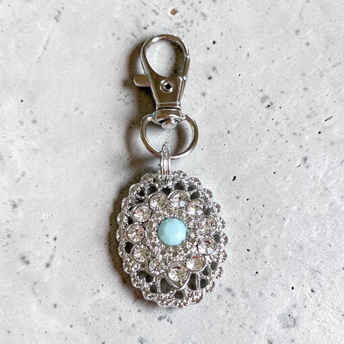 Charm para bolso con tirador de cremallera y diamantes de imitación occidentales