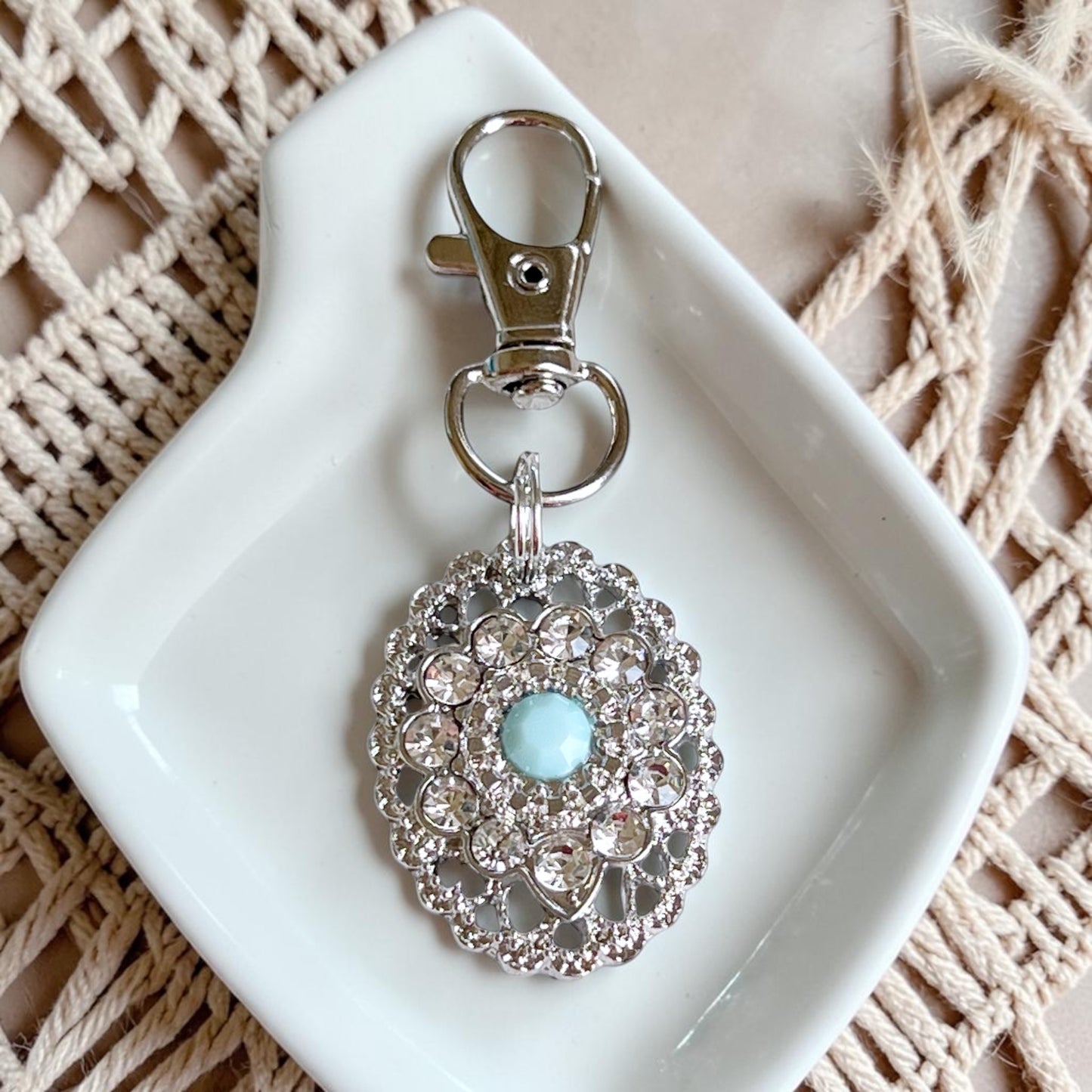 Charm para bolso con tirador de cremallera y diamantes de imitación occidentales