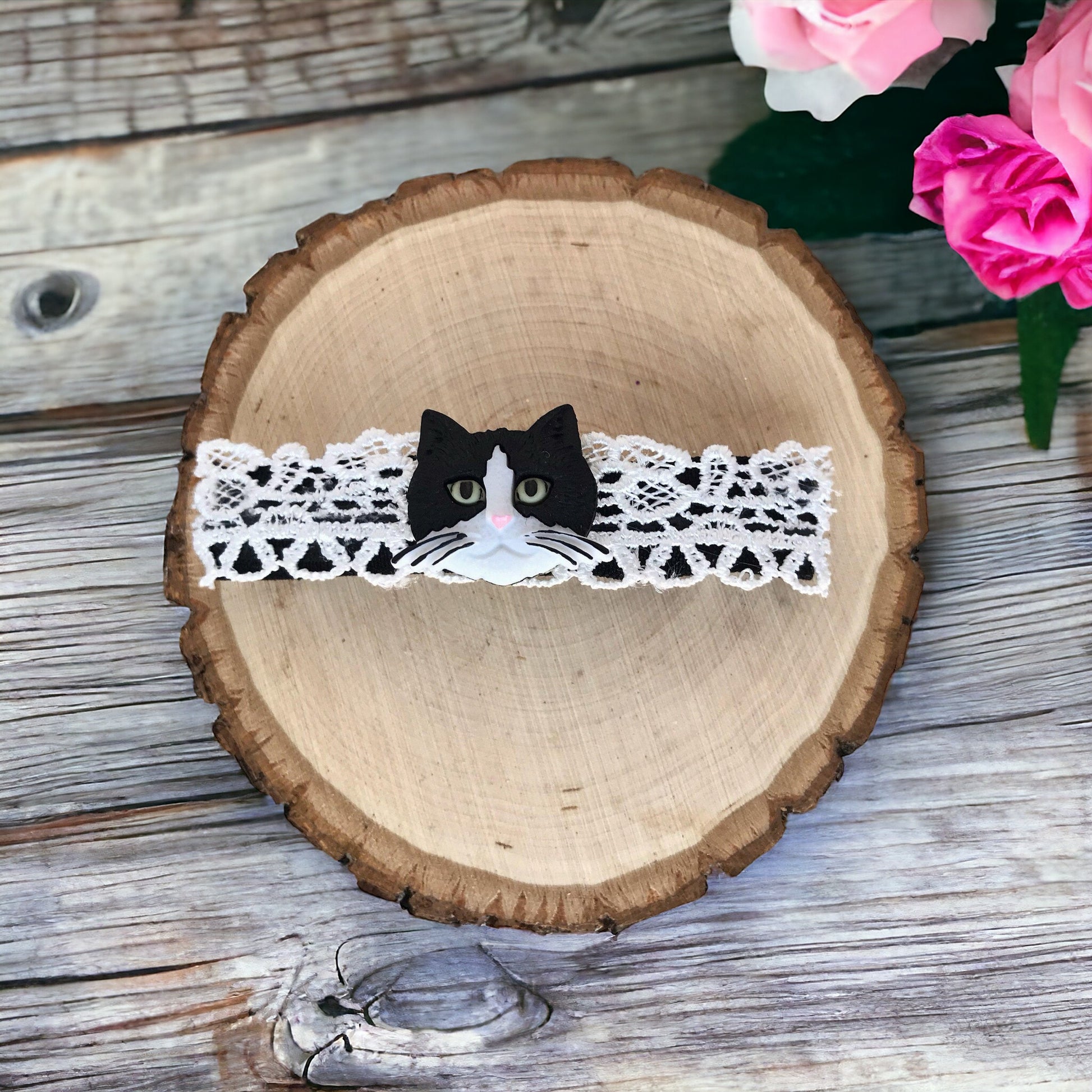 Black & White Cat Hair Barrette with Lace - Charming Feline-Inspired Hair Accessory