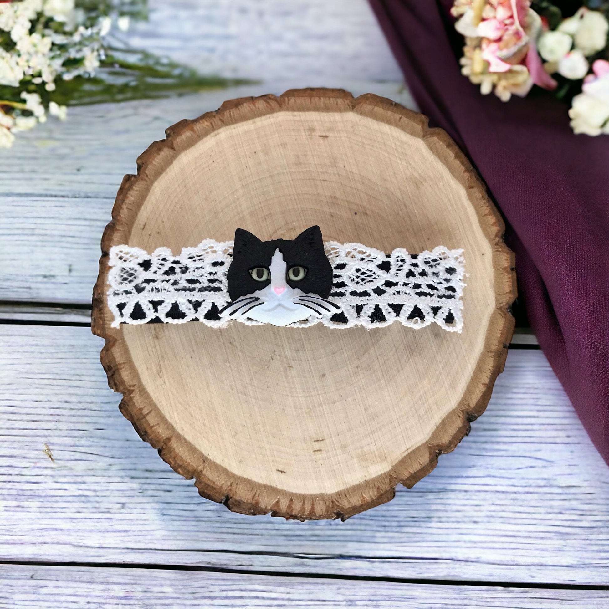 Black & White Cat Hair Barrette with Lace - Charming Feline-Inspired Hair Accessory