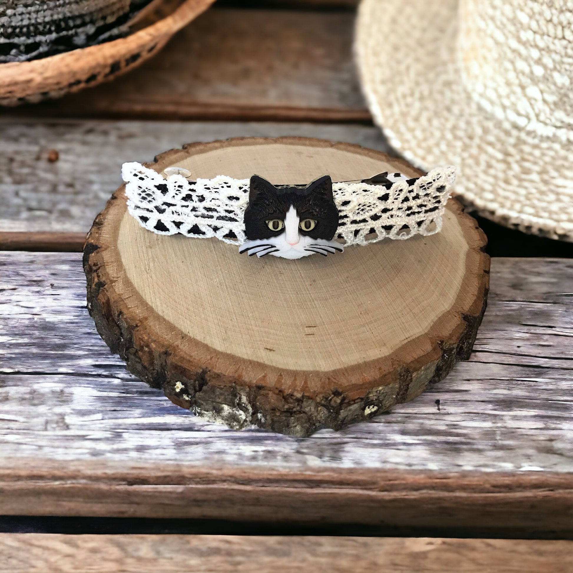 Black & White Cat Hair Barrette with Lace - Charming Feline-Inspired Hair Accessory