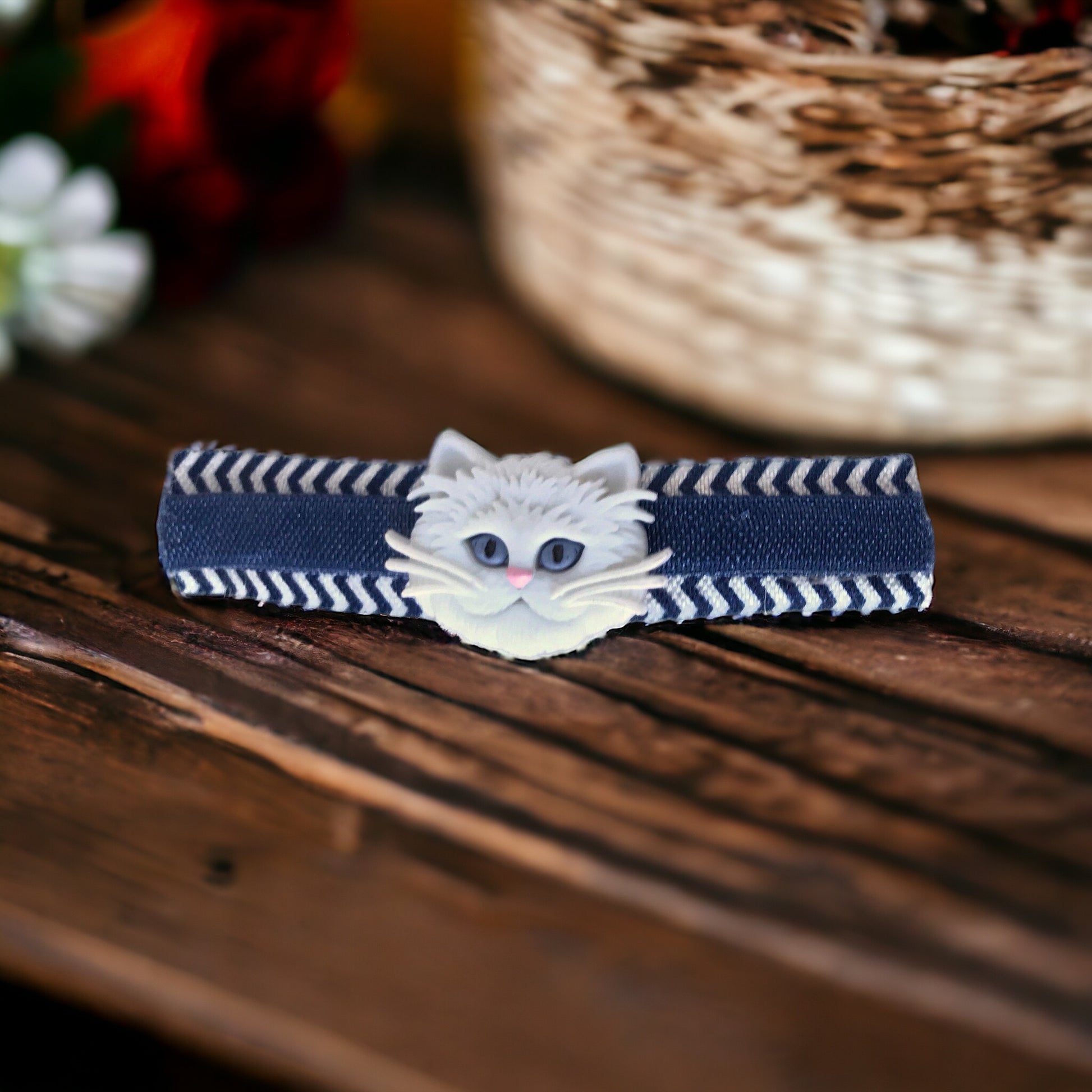 White Cat Barrette with Blue Chevron Design - Charming Feline-Inspired Hair Accessory