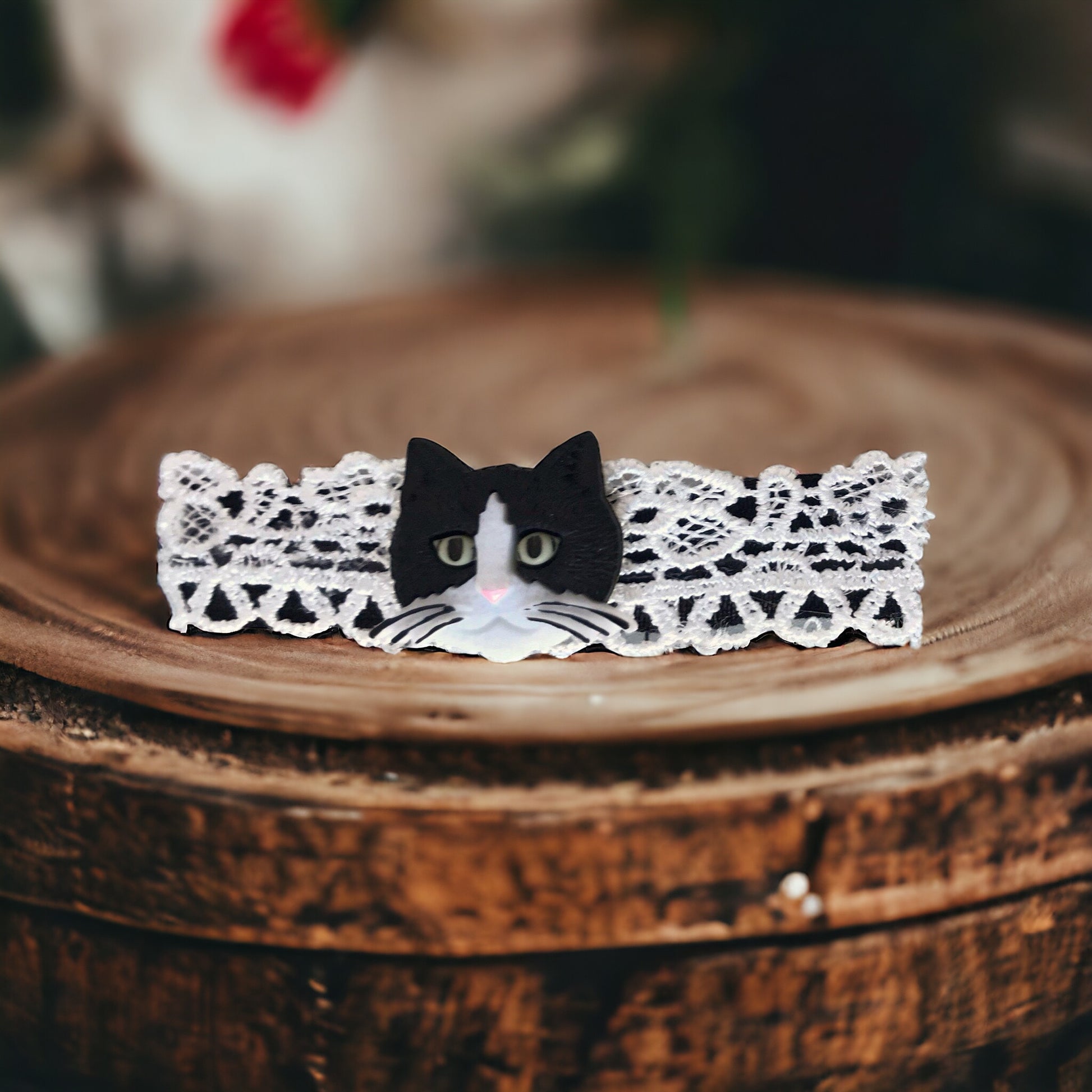 Black & White Cat Hair Barrette with Lace - Charming Feline-Inspired Hair Accessory
