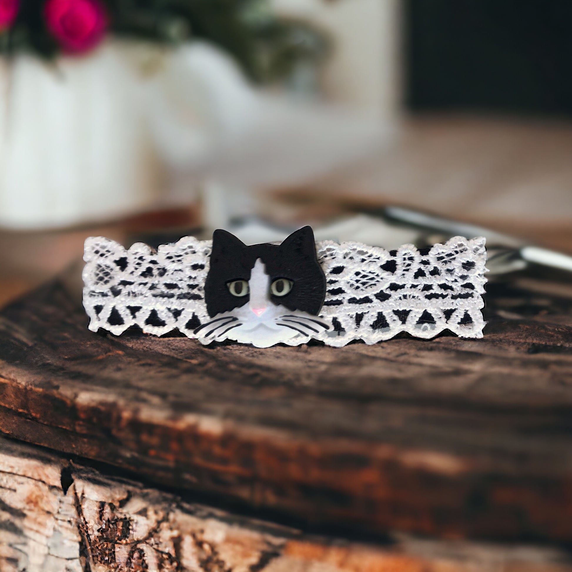 Black & White Cat Hair Barrette with Lace - Charming Feline-Inspired Hair Accessory