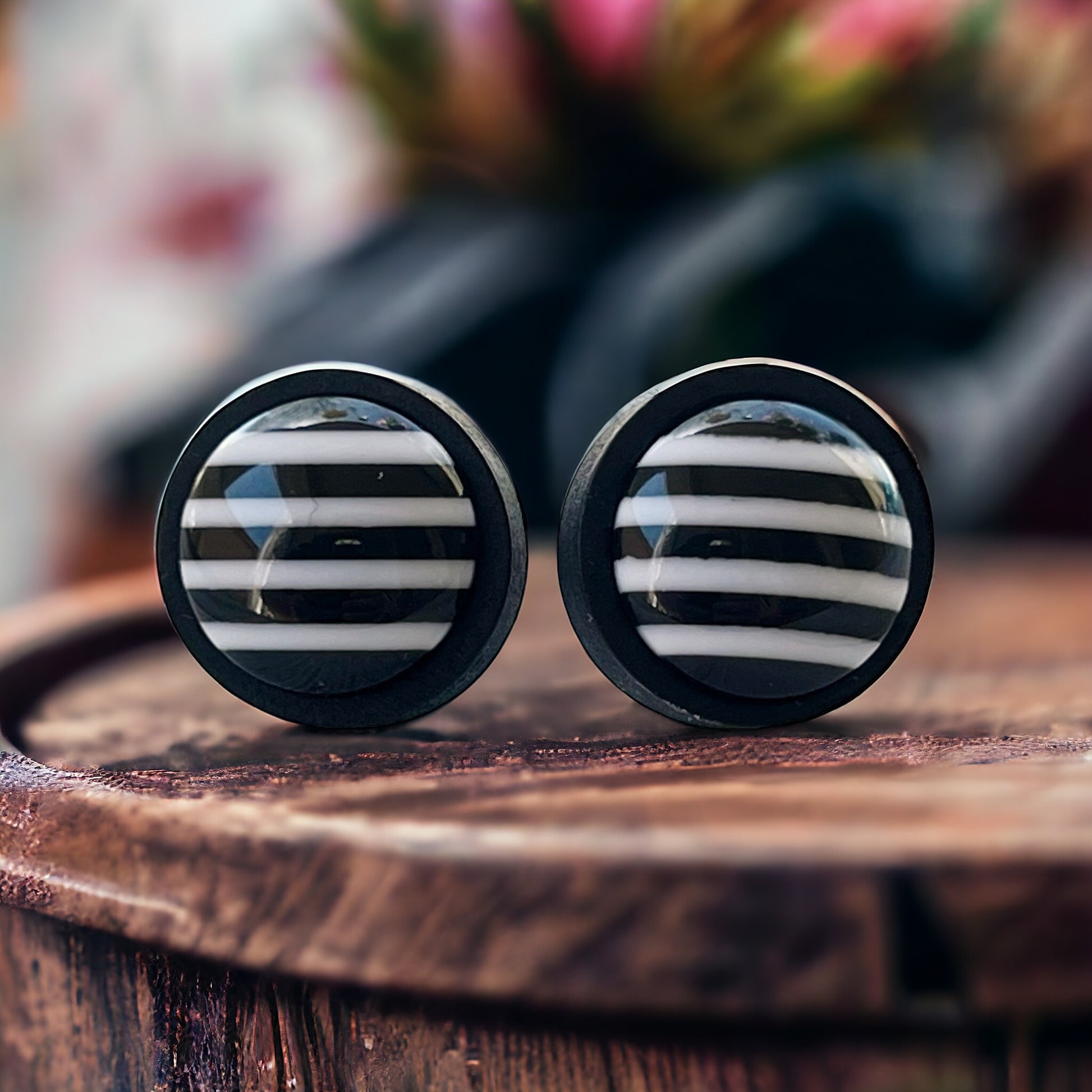 Black & White Stripe Stud Earrings – Bold Acrylic Retro Earrings in Wood