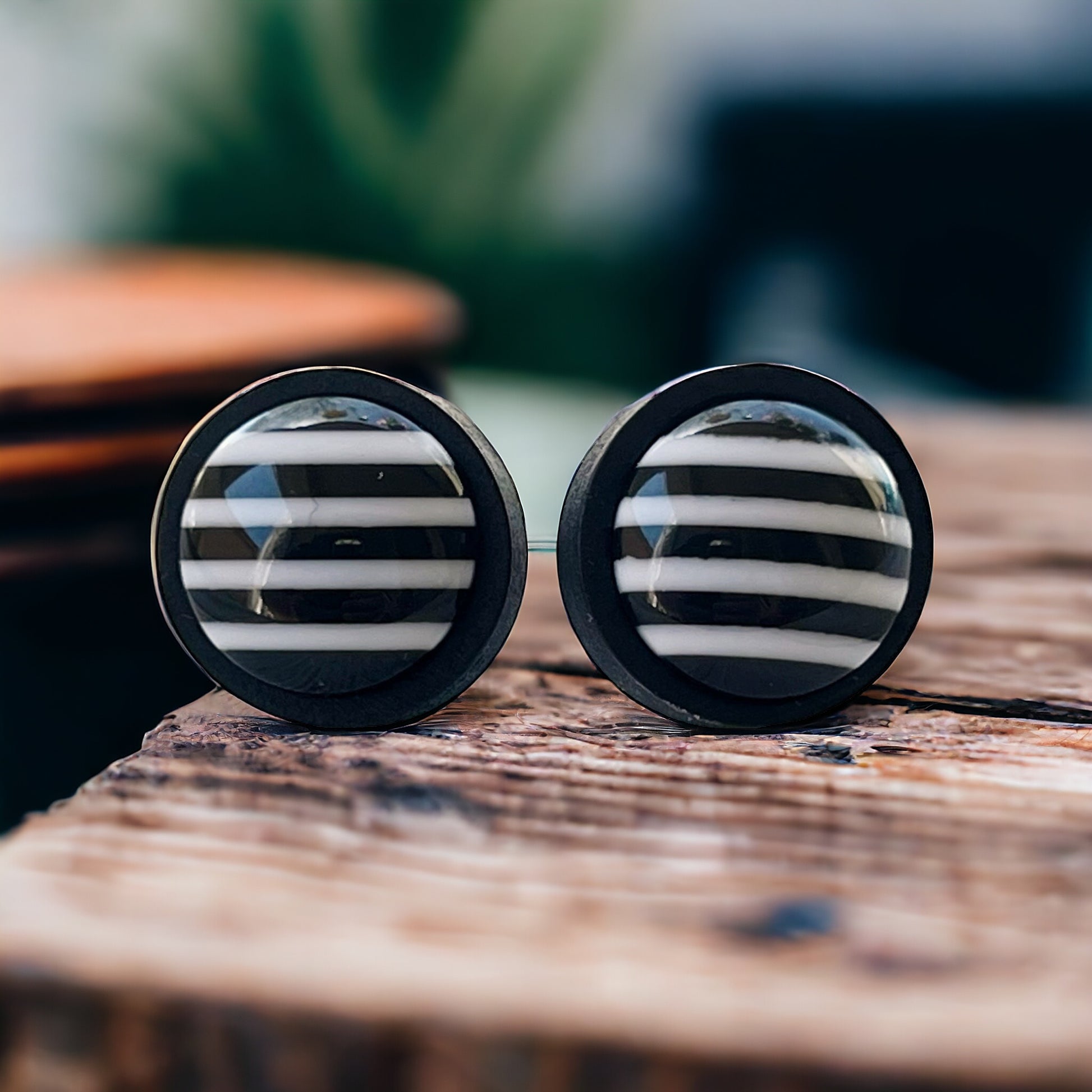 Black & White Stripe Stud Earrings – Bold Acrylic Retro Earrings in Wood