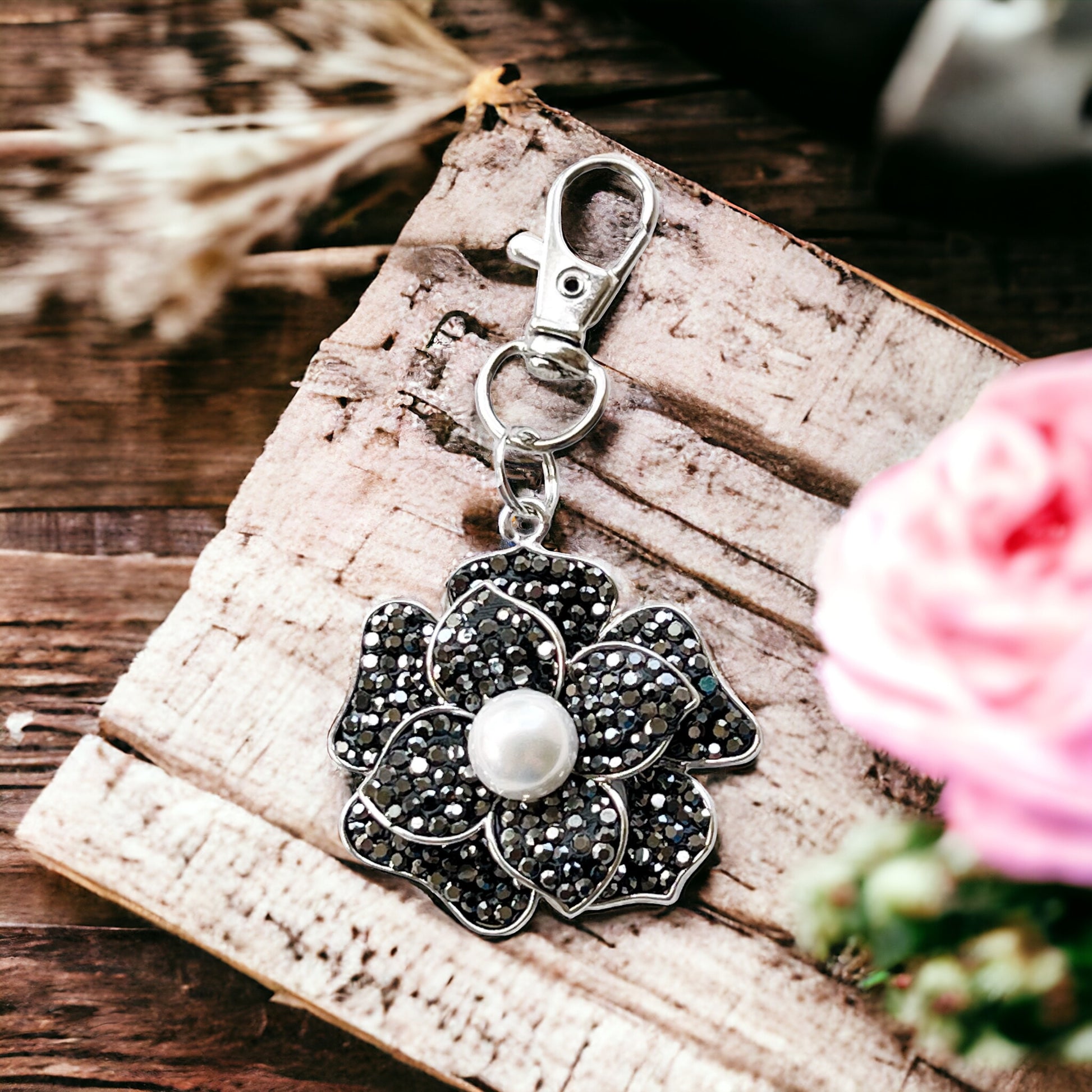 Flower Purse Charm with Rhinestones & Pearl: Elegant Accessory for Your Bag