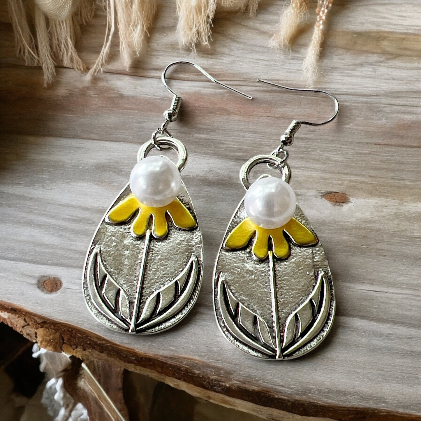 Silver & Pearl Flower Earrings – Elegant Boho Chic Jewelry