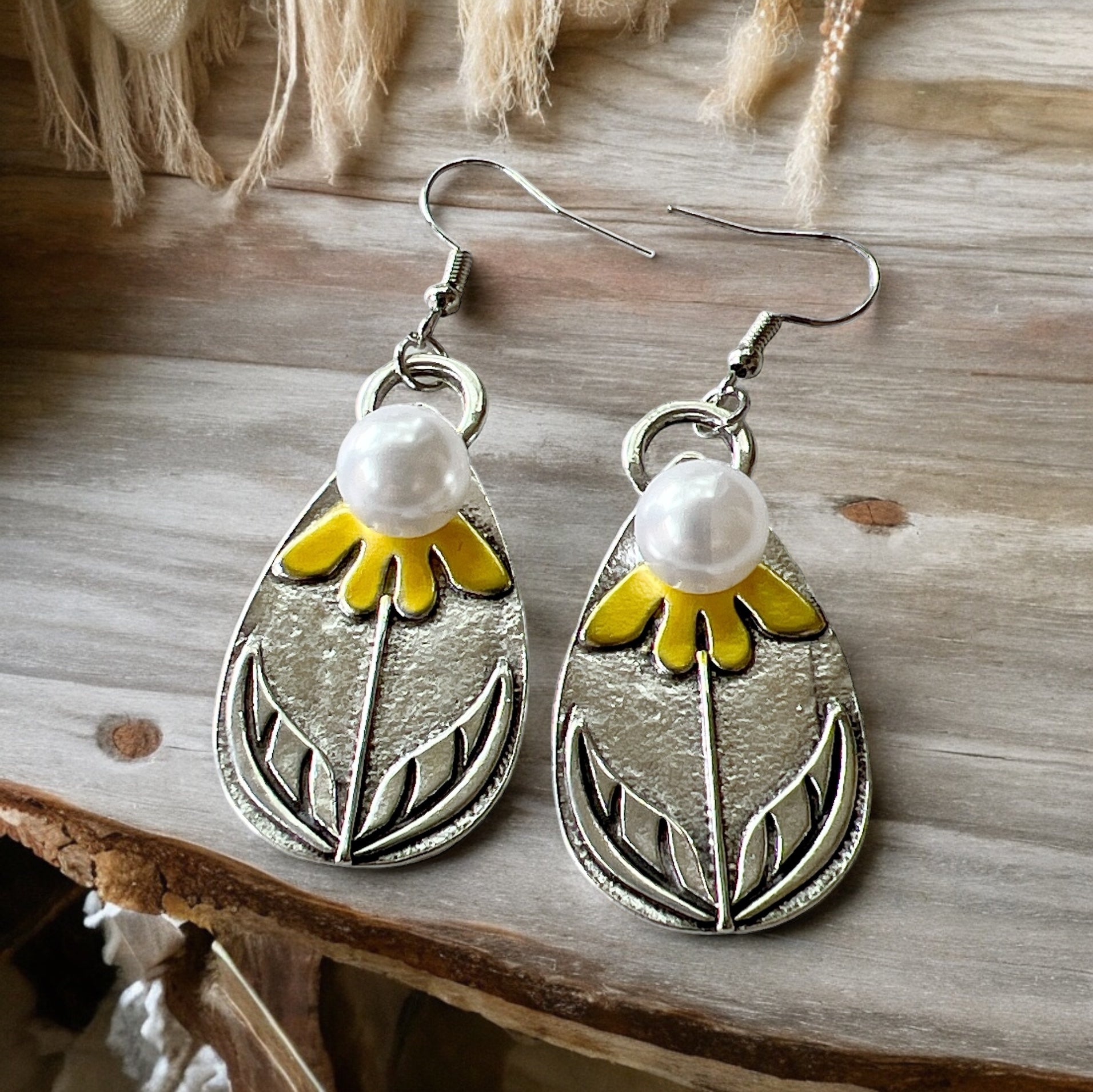 Silver & Pearl Flower Earrings – Elegant Boho Chic Jewelry