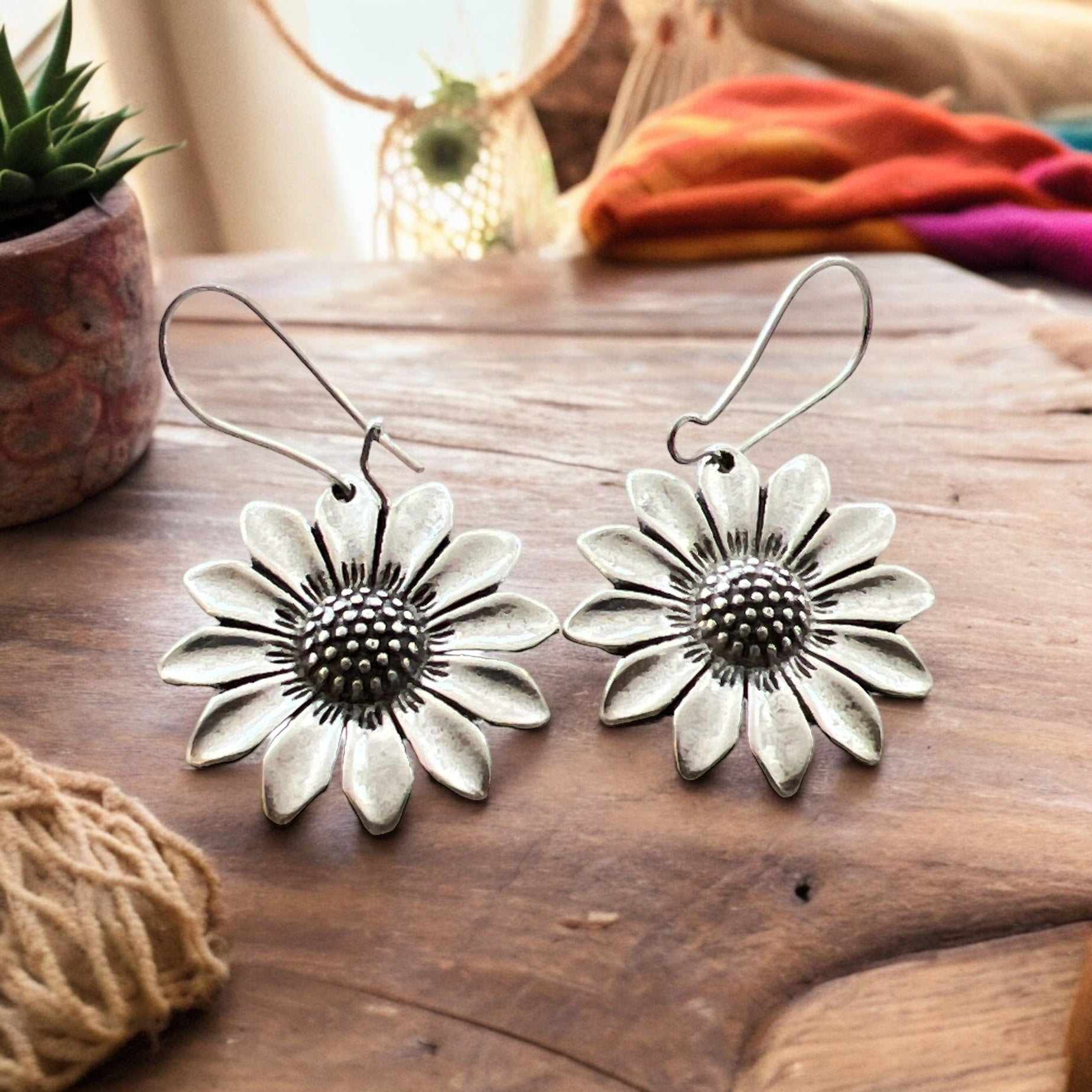 Wildflower Daisy Sunflower Earrings – Silver Boho Chic Jewelry