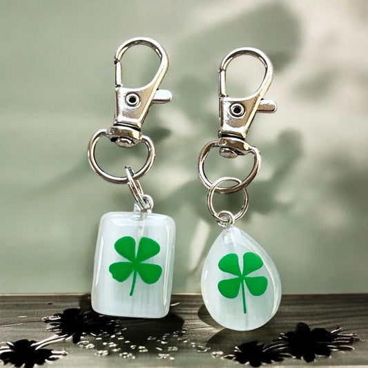 Shamrock Purse Charm – St. Patrick’s Day Keychain with Four-Leaf Clover Design