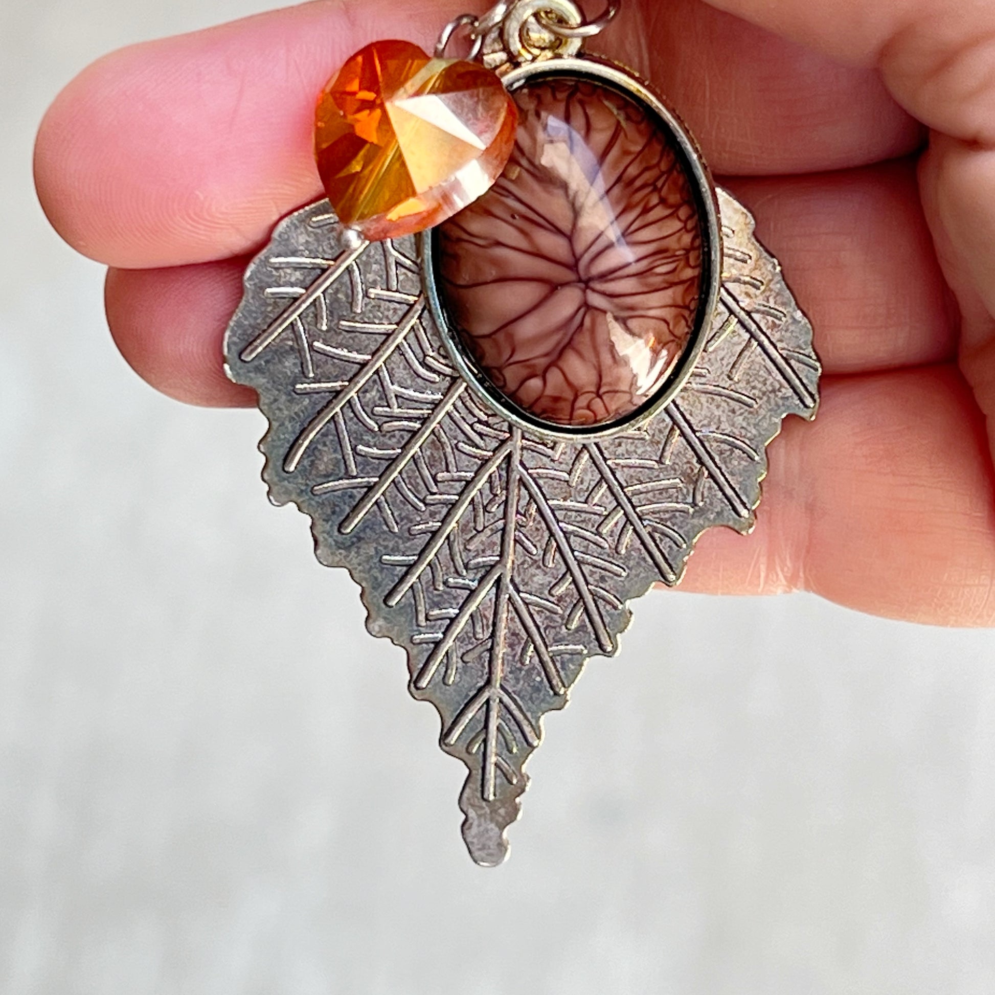Leaf Purse Charm – Bronze Botanical Keychain with Glass Heart Accent