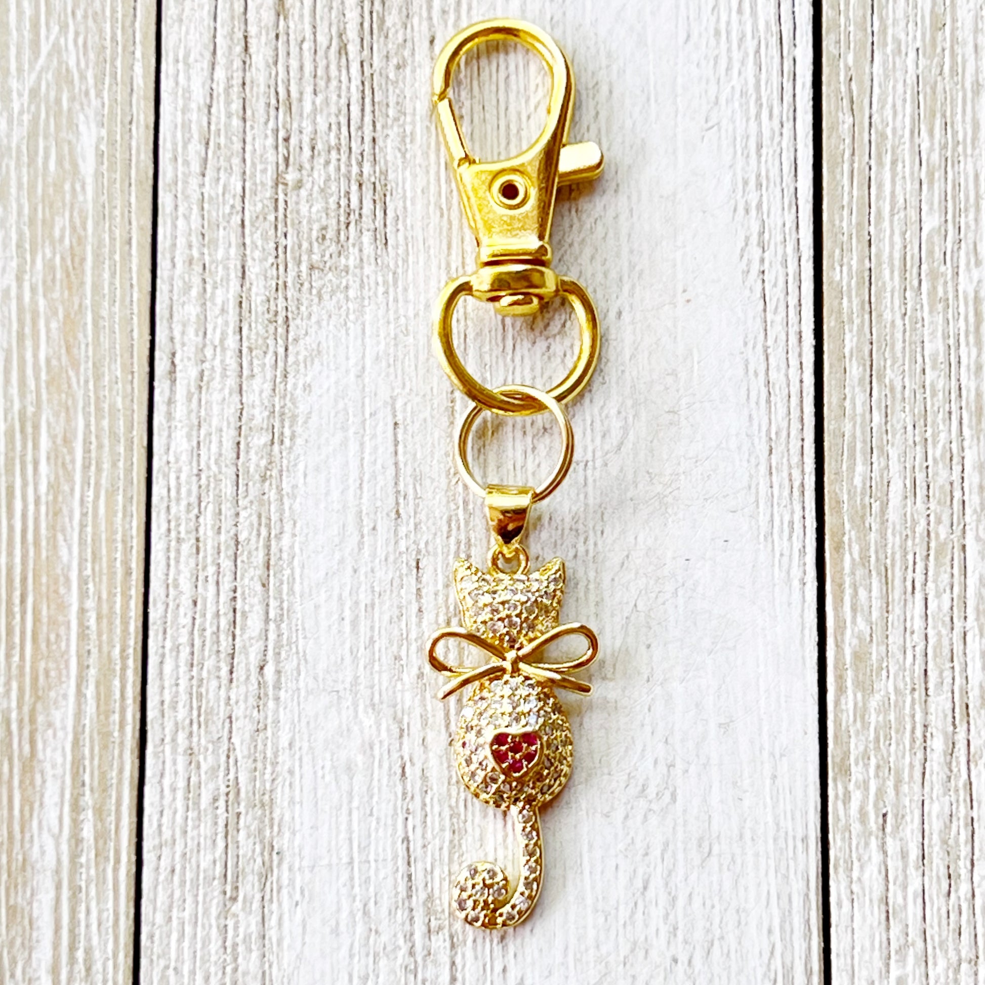 Gold Cat Purse Charm – 18K Plated Keychain with Cubic Zirconia & Heart