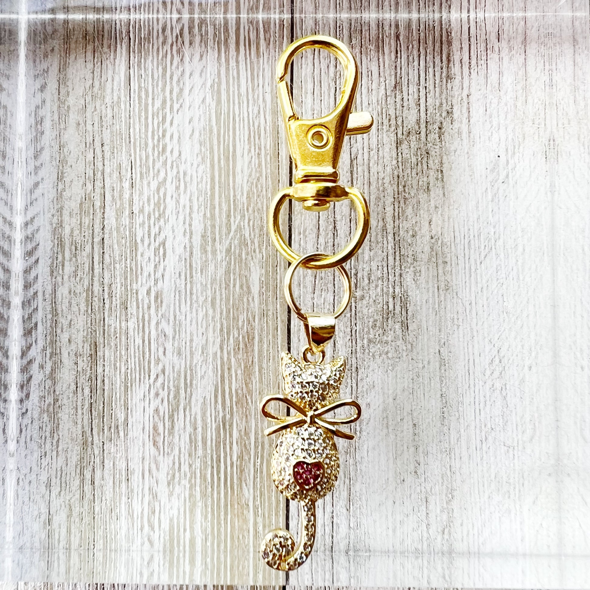 Gold Cat Purse Charm – 18K Plated Keychain with Cubic Zirconia & Heart