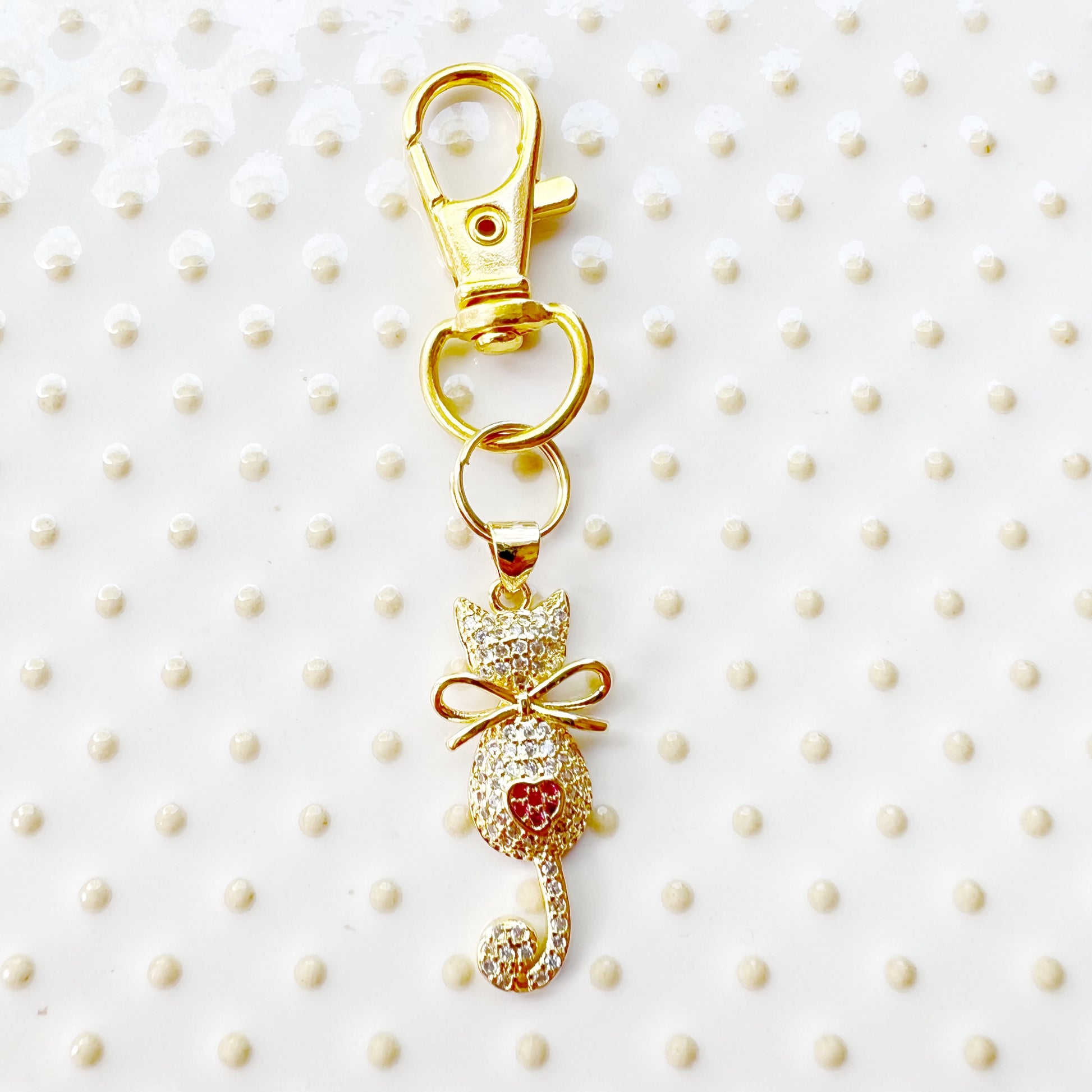Gold Cat Purse Charm – 18K Plated Keychain with Cubic Zirconia & Heart