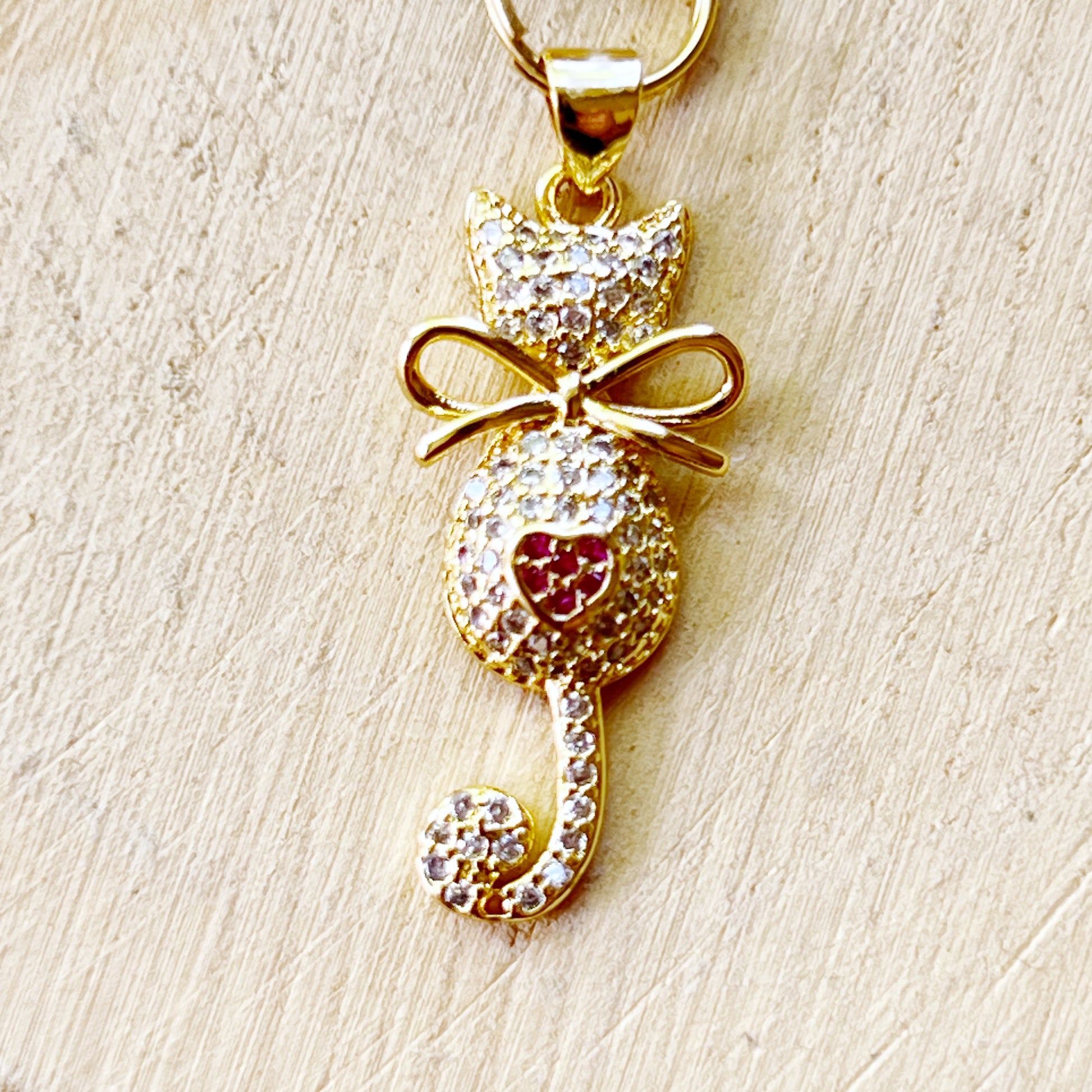 Gold Cat Purse Charm – 18K Plated Keychain with Cubic Zirconia & Heart