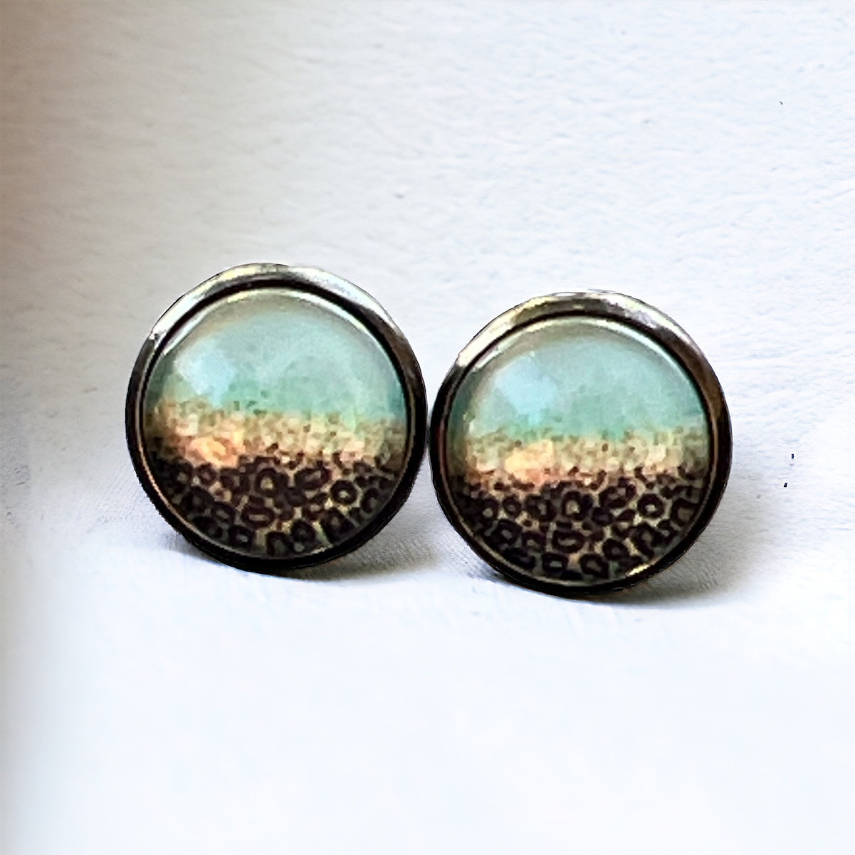 Round mint ombre stud earrings with leopard print detail