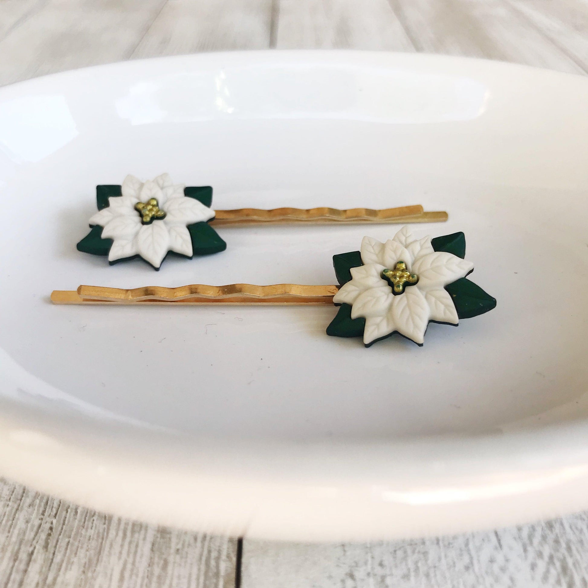 White Flower Chrysanthemum Hair Pins - Festive Christmas Holiday Accessories