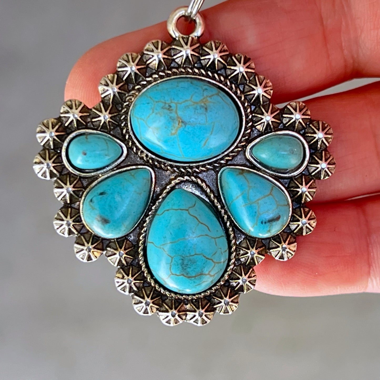 Turquoise Cluster Pendant – Vintage Southwest-Inspired Statement Keychain