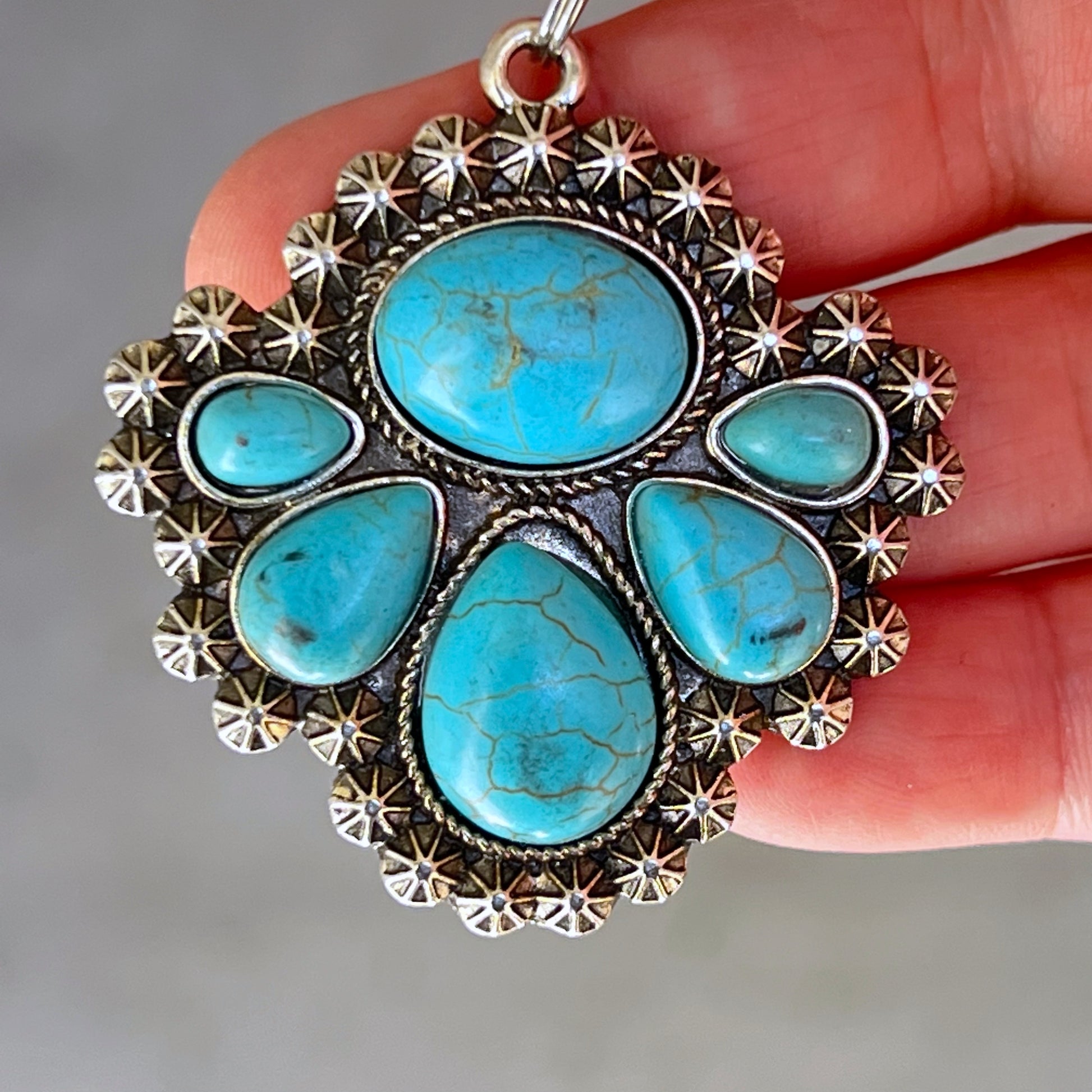 Turquoise Cluster Pendant – Vintage Southwest-Inspired Statement Keychain