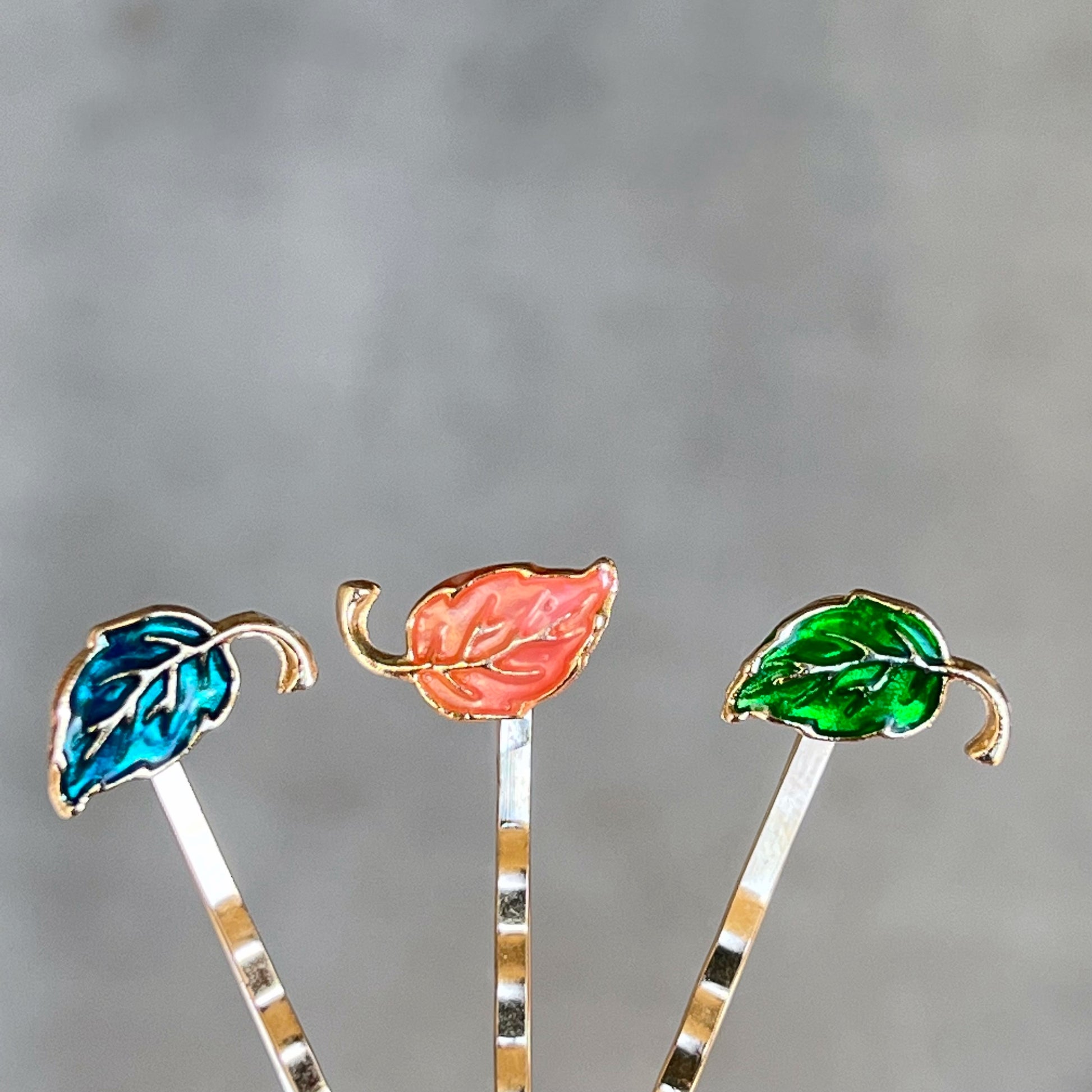 Enamel Leaf Hair Pin Trio – 3-Piece Autumn Hair Clip Set in Fall Colors