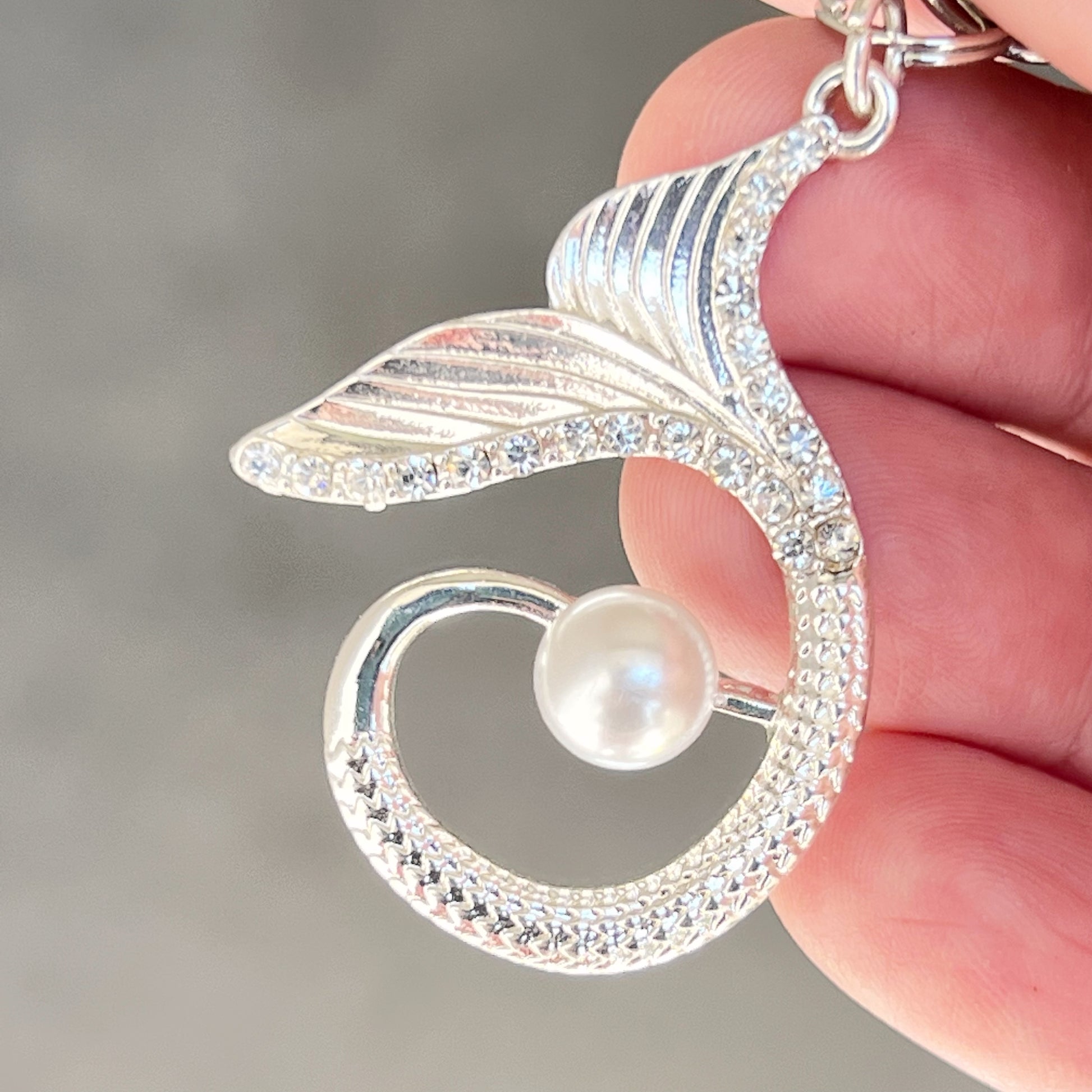 Mermaid Tail Purse Charm – Silver Ocean-Inspired Keychain with Pearl & Rhinestones