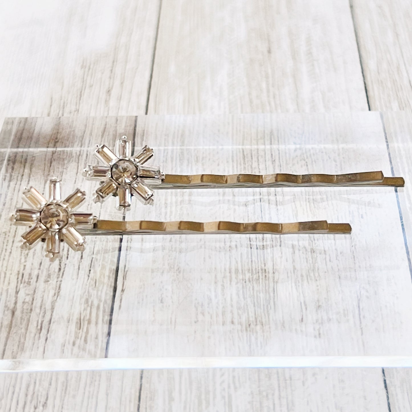 Crystal Snowflake Hair Pins – Elegant Silver Winter Hair Clips Set of 2