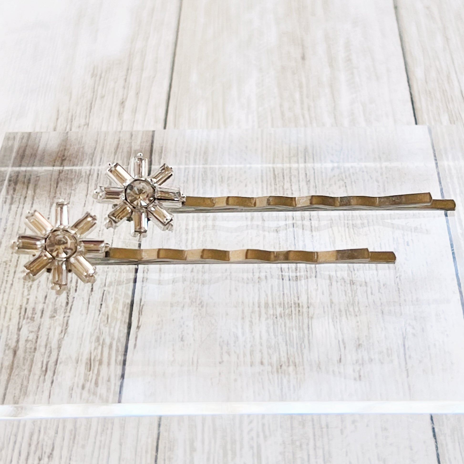 Crystal Snowflake Hair Pins – Elegant Silver Winter Hair Clips Set of 2