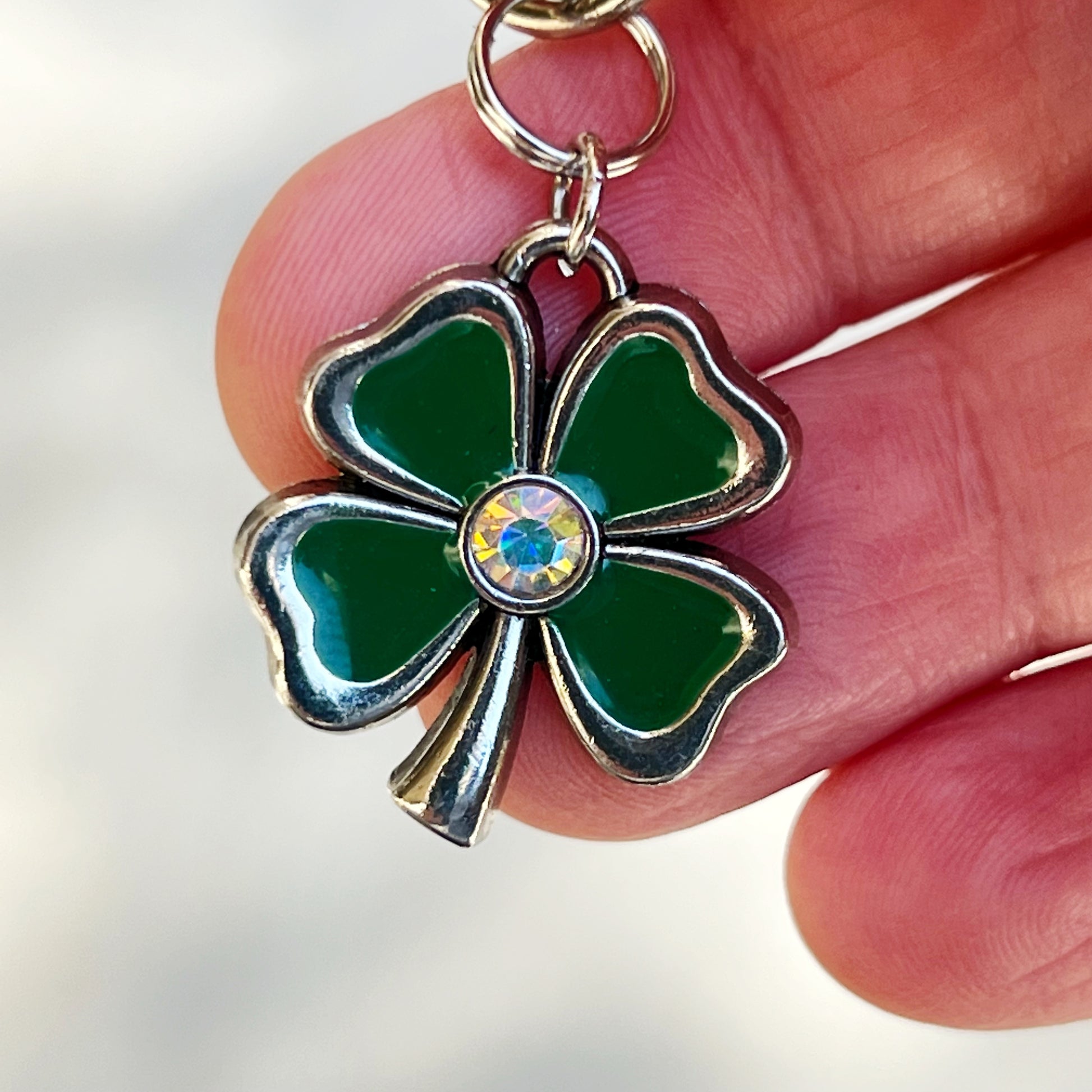 Rhinestone Shamrock Purse Charm – Lucky Clover Keychain for St. Patrick’s Day