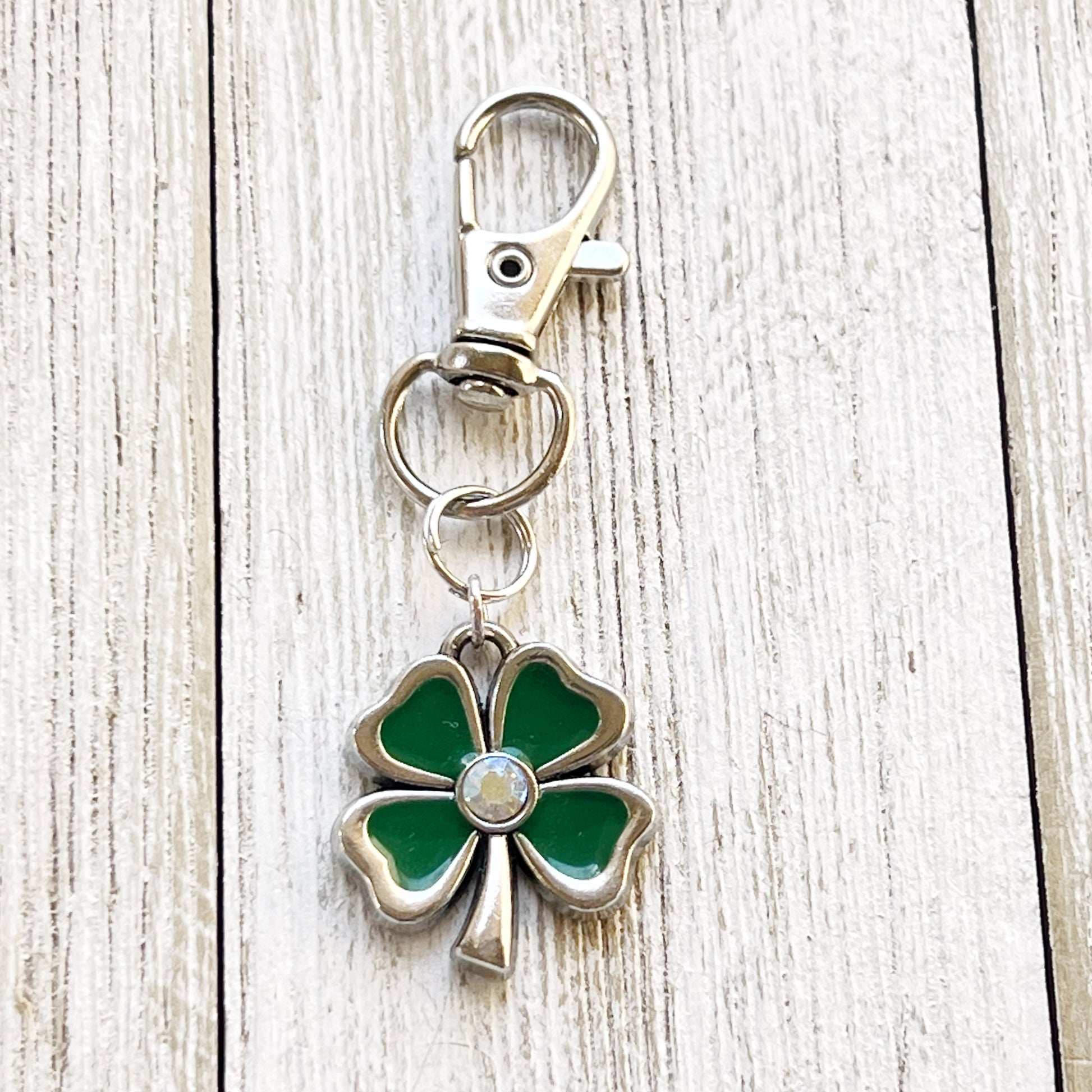 Rhinestone Shamrock Purse Charm – Lucky Clover Keychain for St. Patrick’s Day