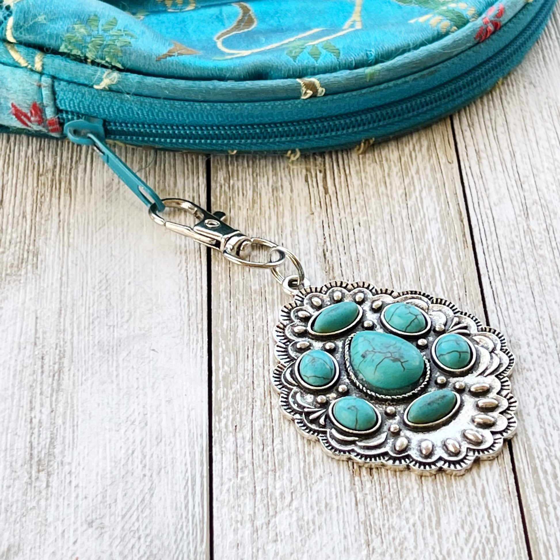 Southwest Turquoise Cluster Keychain – Vintage Western Concho Style Bag Charm