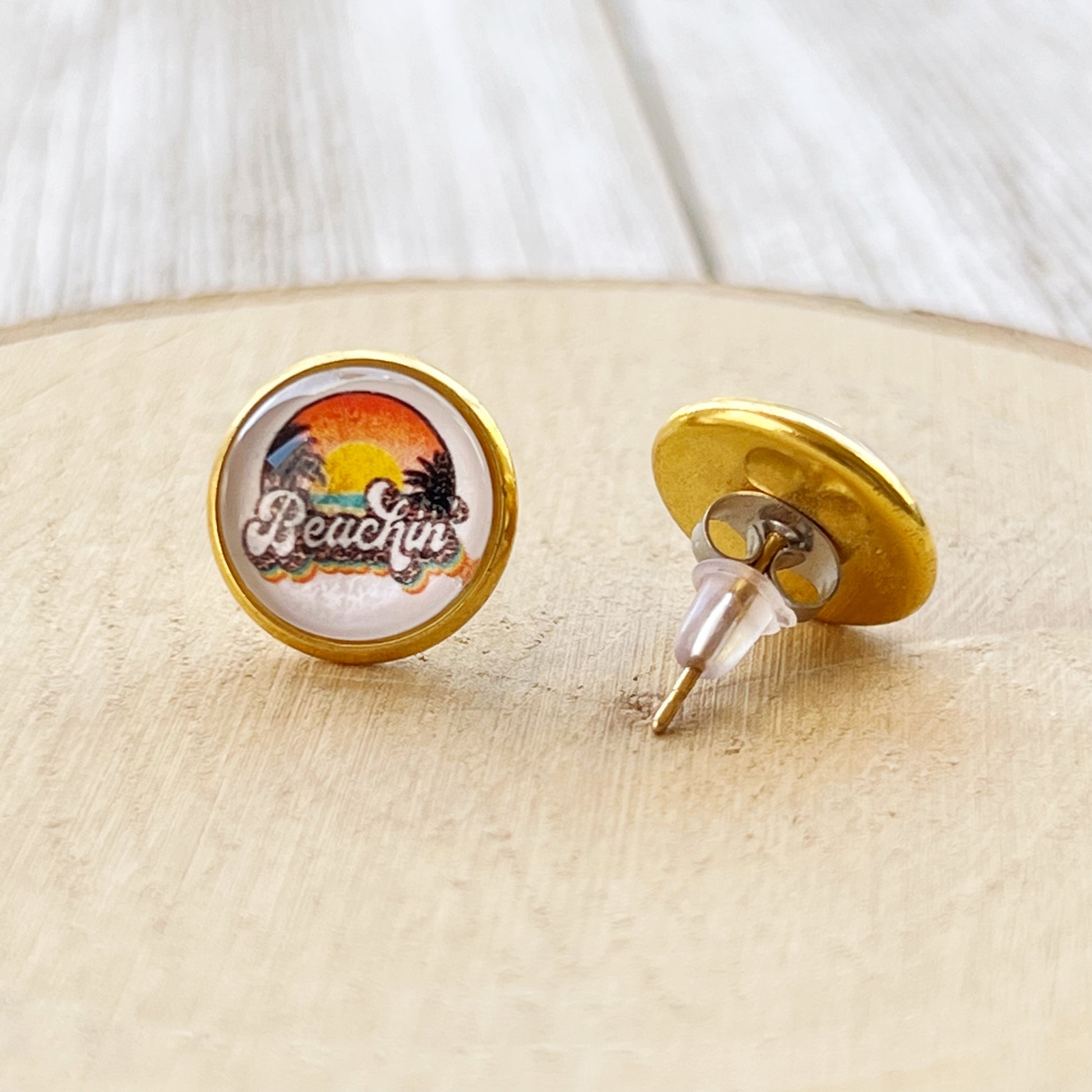 Beachin’ Sunset Stud Earrings – Retro Palm Tree Summer Jewelry with Gold Bezel
