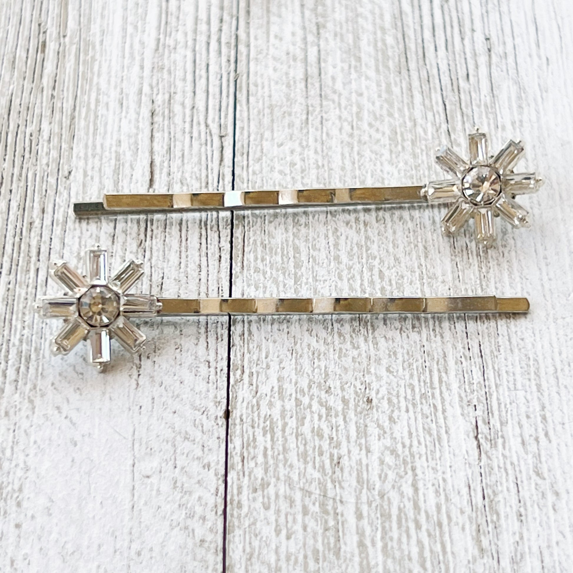 Crystal Snowflake Hair Pins – Elegant Silver Winter Hair Clips Set of 2