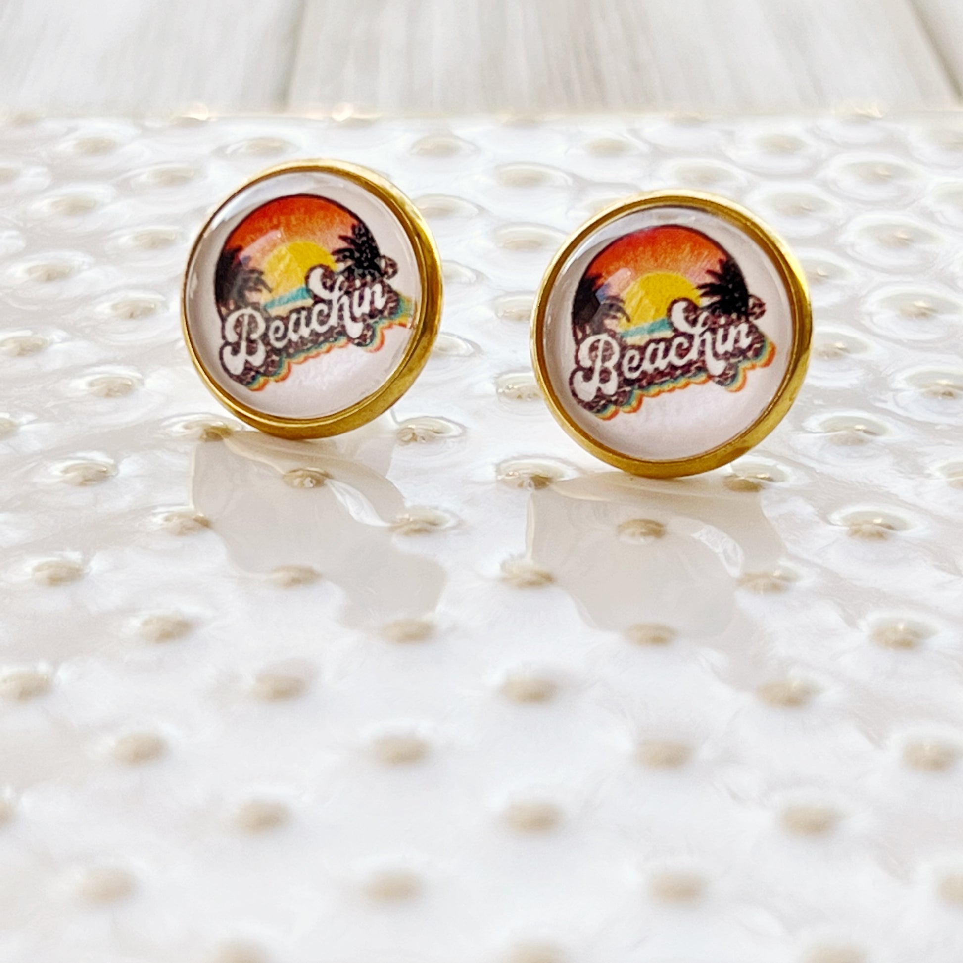 Beachin’ Sunset Stud Earrings – Retro Palm Tree Summer Jewelry with Gold Bezel