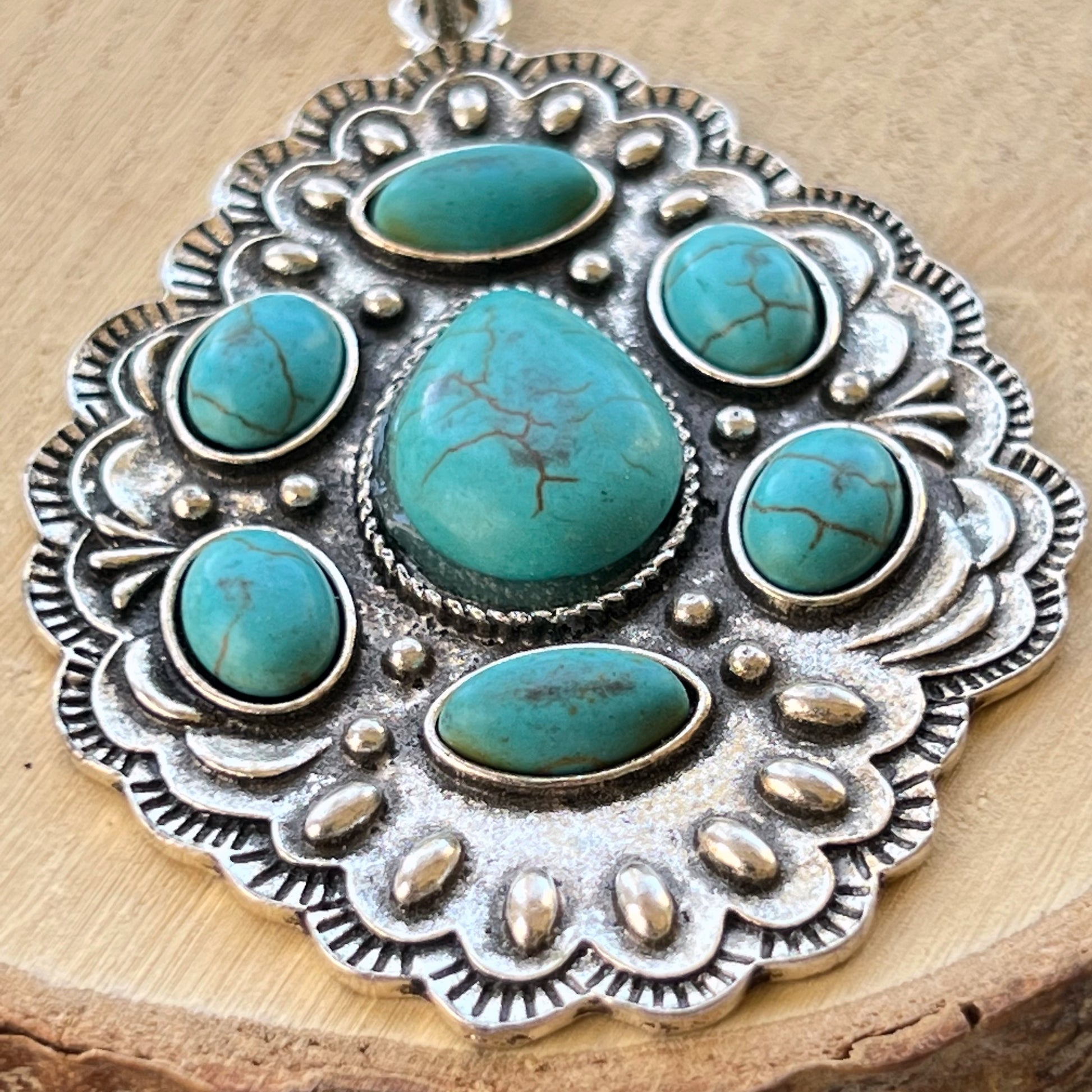 Southwest Turquoise Cluster Keychain – Vintage Western Concho Style Bag Charm