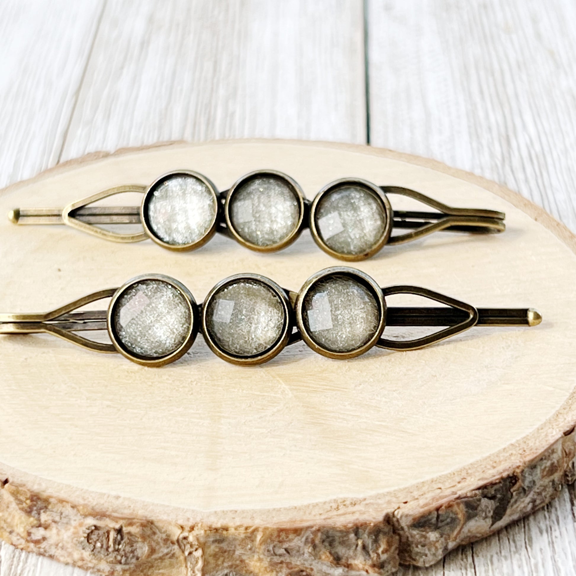 White Glitter Acrylic Hair Pins: Sparkling Accents for Elegant Hairstyles