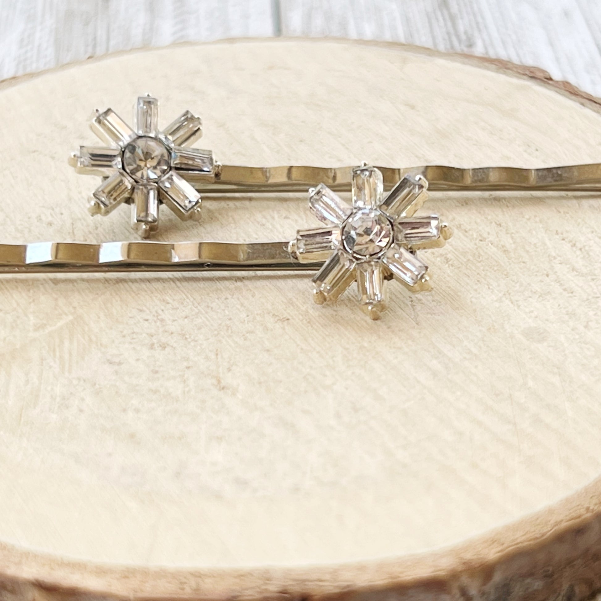 Crystal Snowflake Hair Pins – Elegant Silver Winter Hair Clips Set of 2