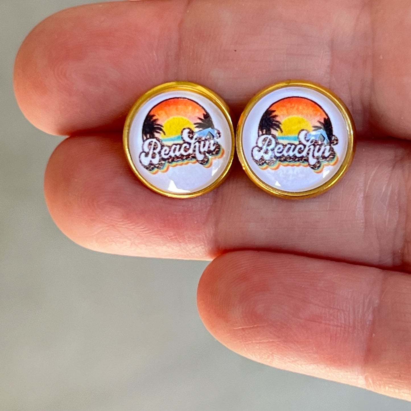 Beachin’ Sunset Stud Earrings – Retro Palm Tree Summer Jewelry with Gold Bezel
