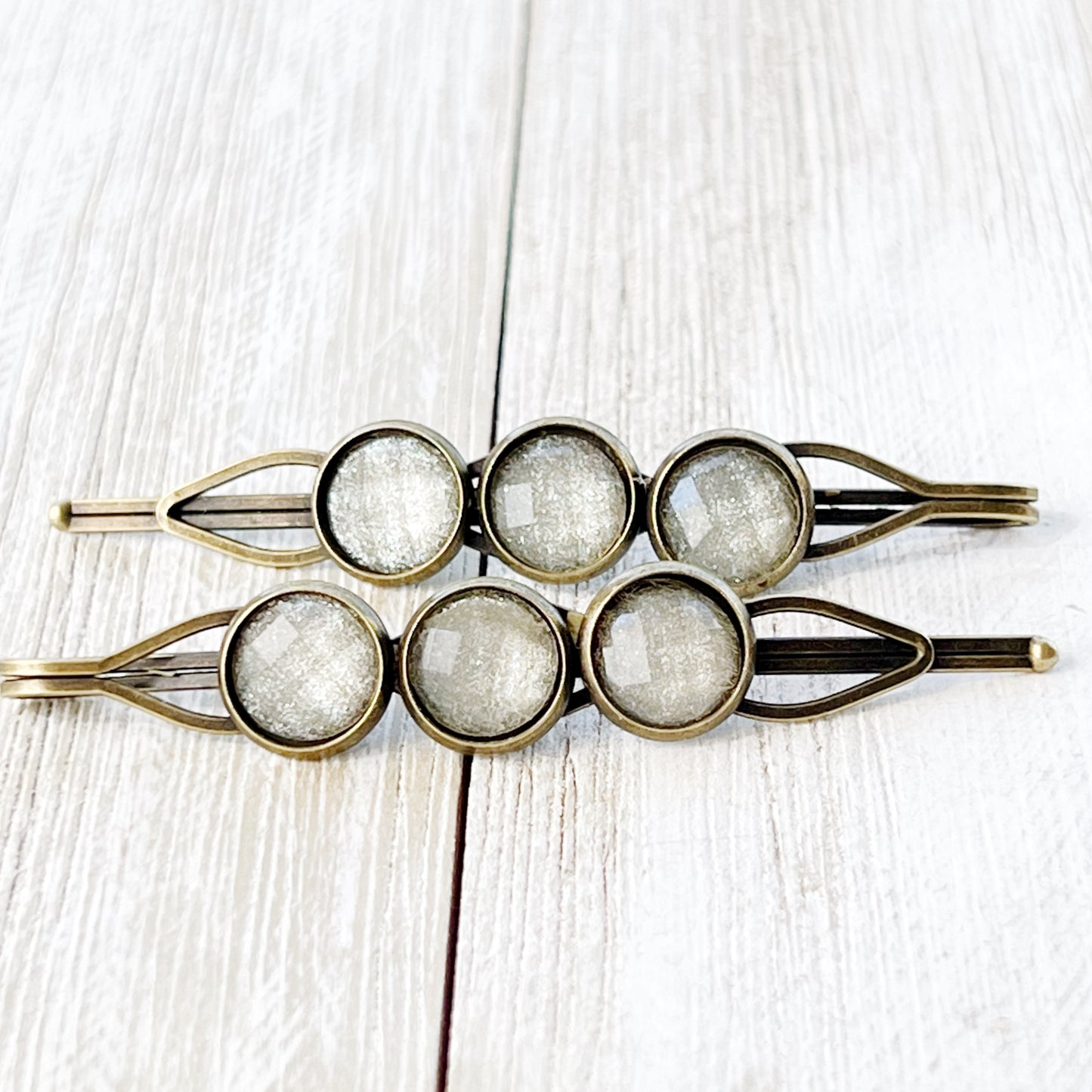 White Glitter Acrylic Hair Pins: Sparkling Accents for Elegant Hairstyles