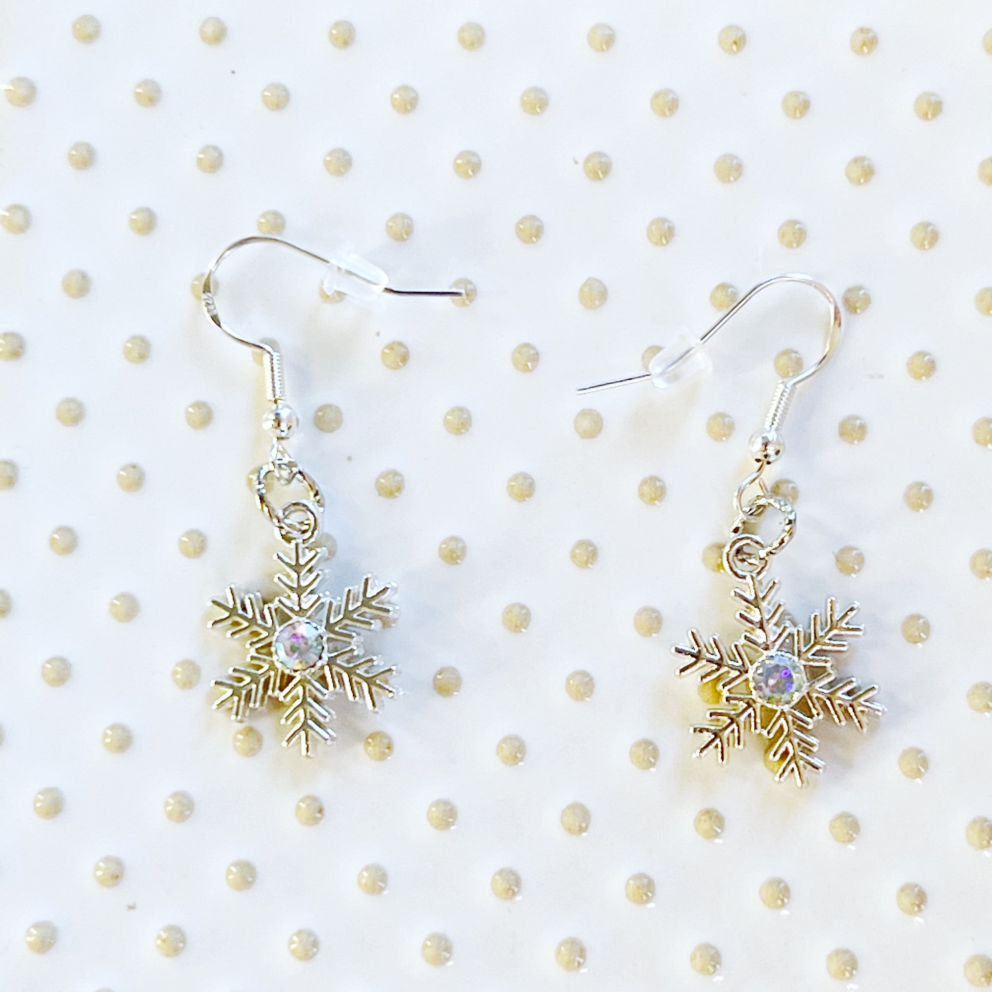 Silver Snowflake Dangle Earrings: Sparkling Rhinestone Accents for Winter Charm