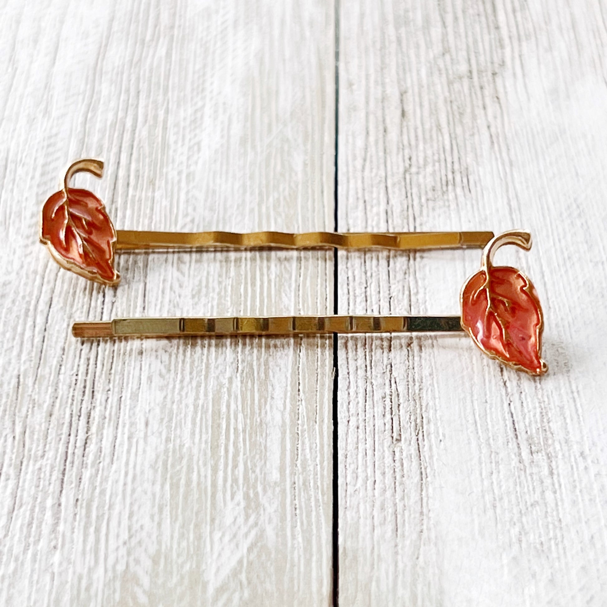 Pink Enamel Leaf Hair Pins – Autumn-Inspired Gold Hair Accessories