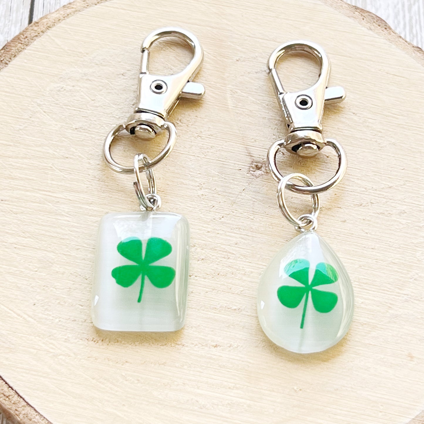 Shamrock Purse Charm – St. Patrick’s Day Keychain with Four-Leaf Clover Design
