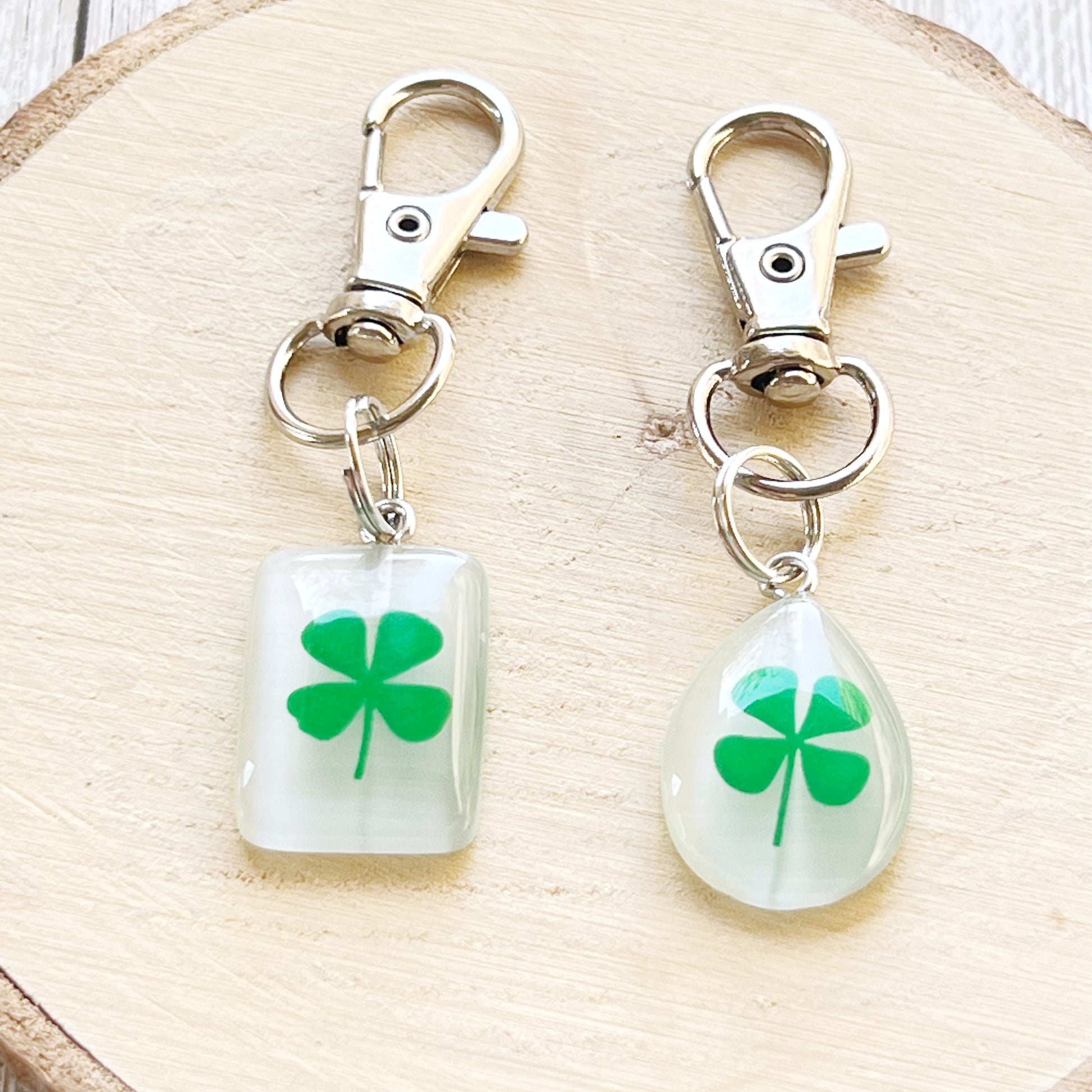 Shamrock Purse Charm – St. Patrick’s Day Keychain with Four-Leaf Clover Design