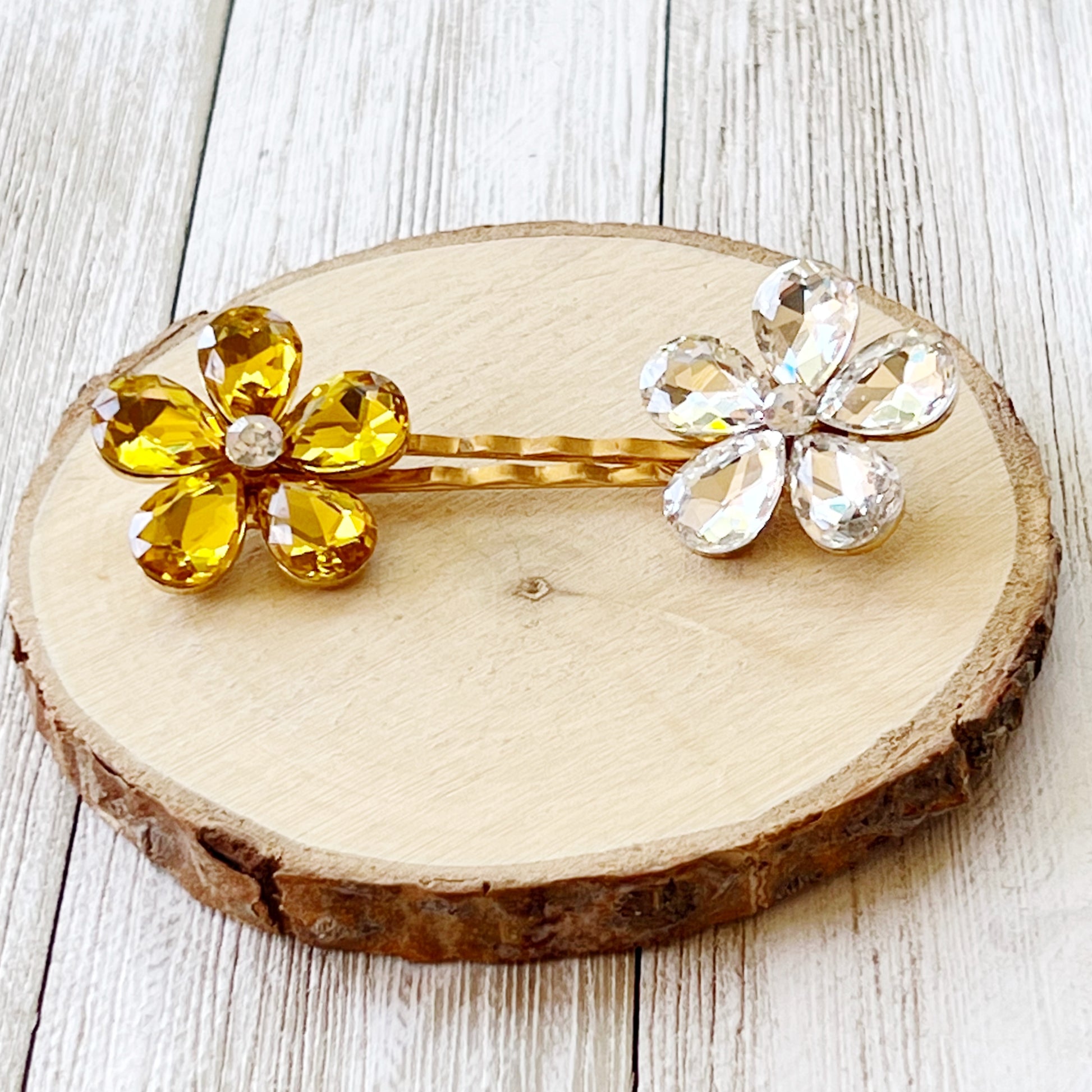 Yellow & Clear Rhinestone Flower Gold Bobby Pins: Stylish Accents for Glamorous Hairdos