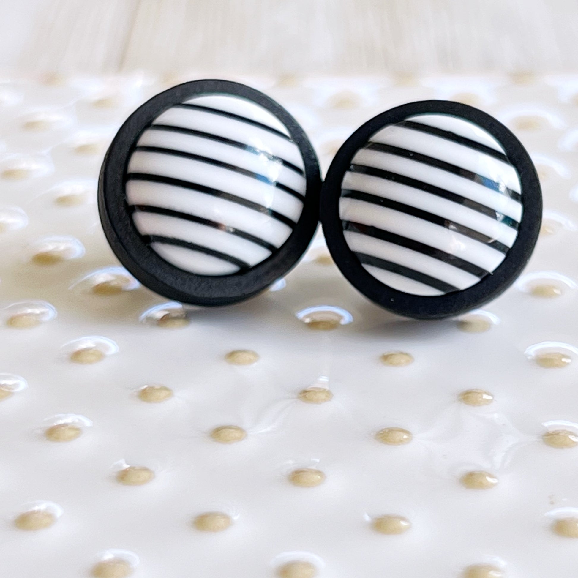 Black & White Stripe Resin Stud Earrings – Bold Graphic Statement Jewelry