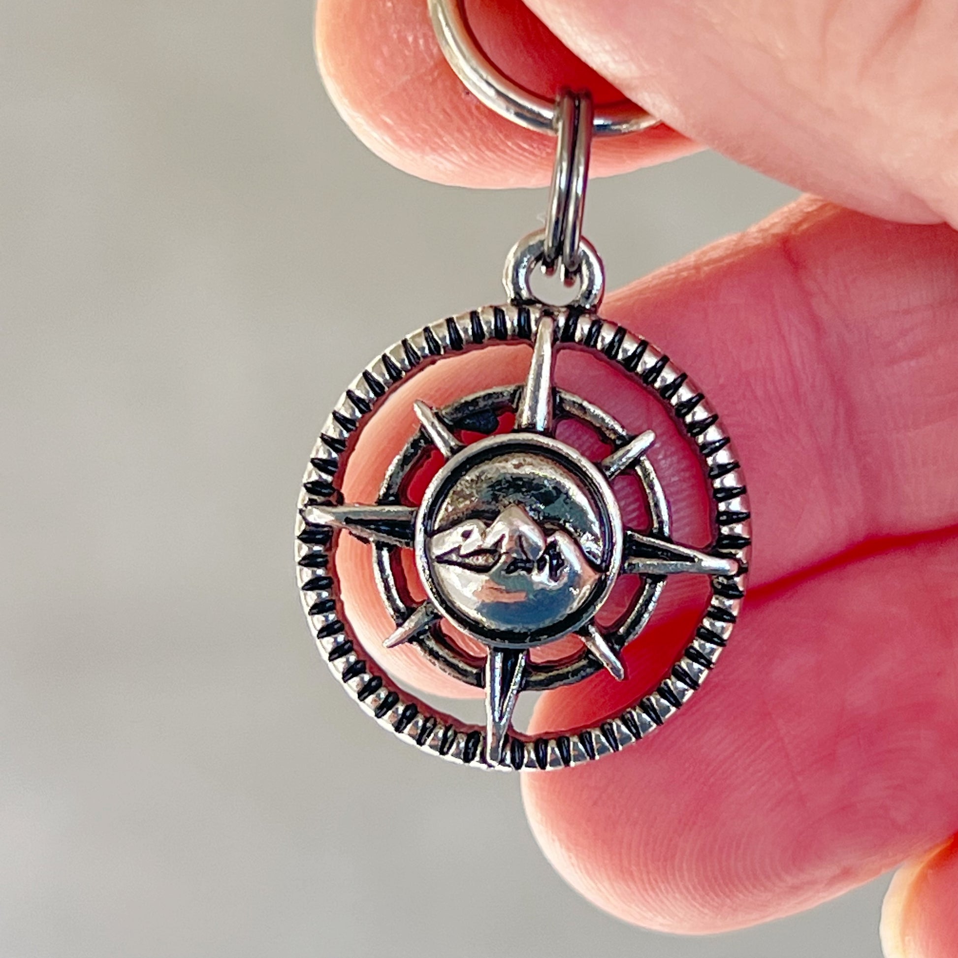 Hike More Mountains Zipper Pull Keychain Charm: Adventure-Inspired Purse Accessories